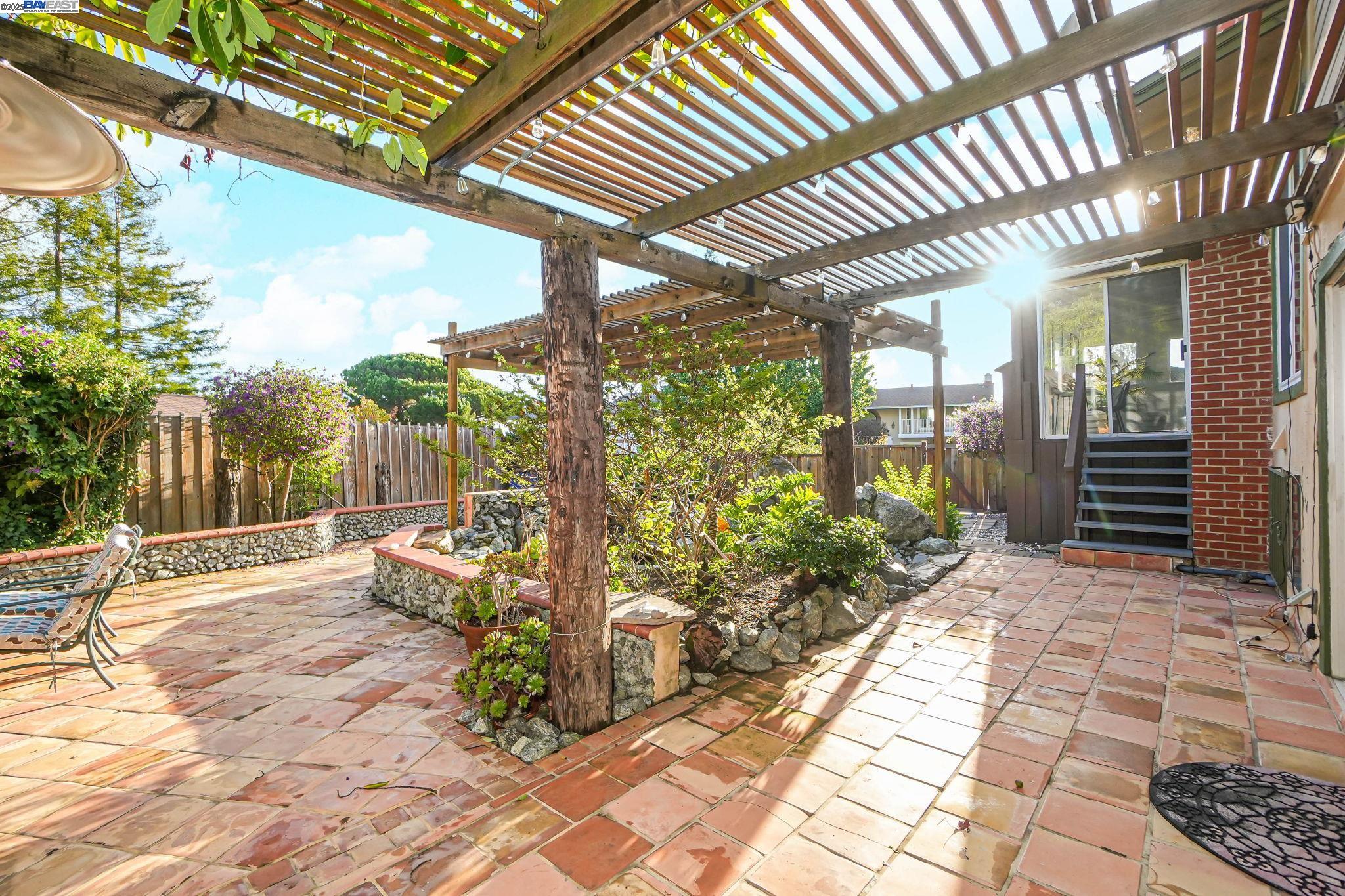 Detail Gallery Image 49 of 57 For 27956 Edgecliff Way, Hayward,  CA 94542 - 4 Beds | 3 Baths