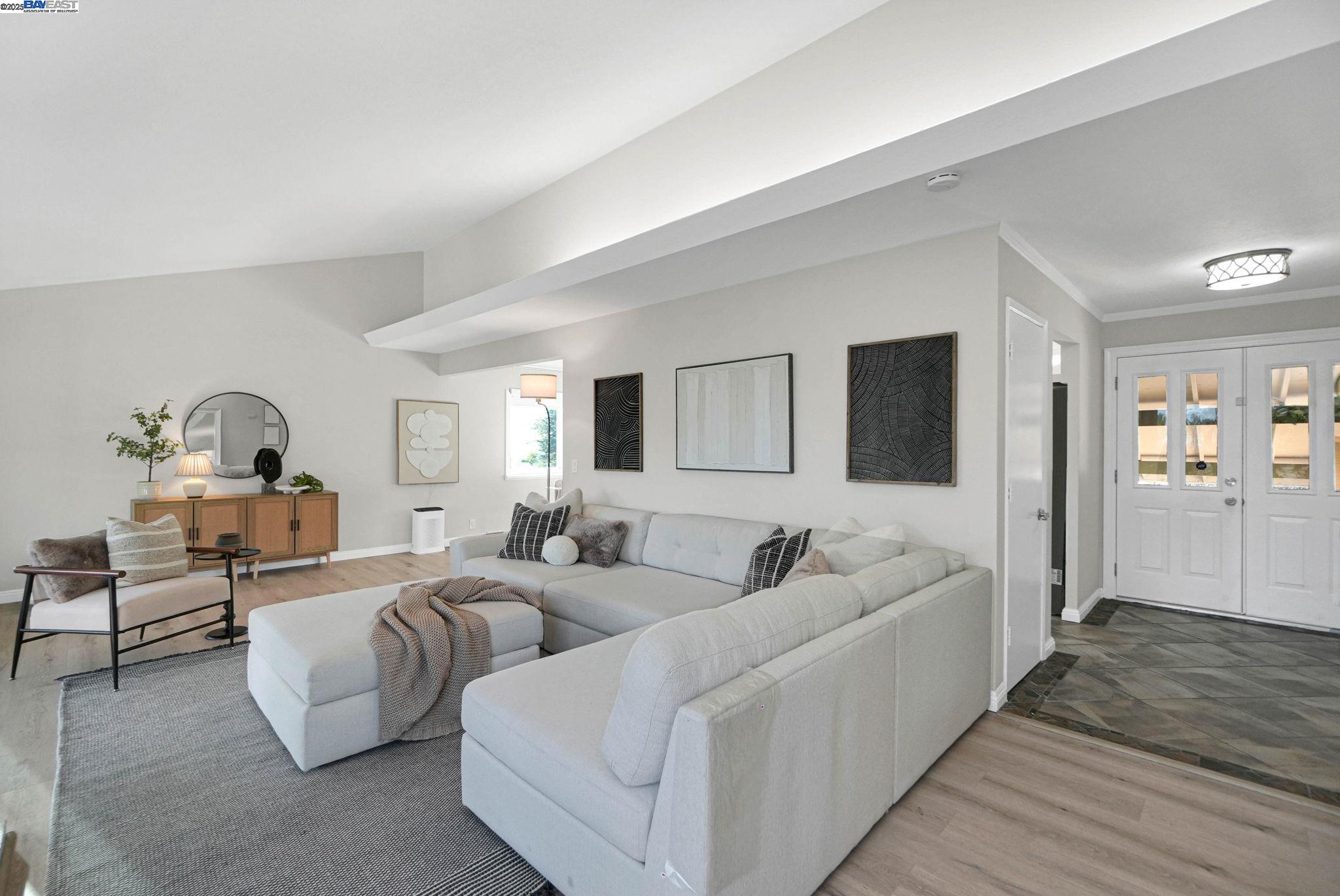 Detail Gallery Image 6 of 57 For 27956 Edgecliff Way, Hayward,  CA 94542 - 4 Beds | 3 Baths