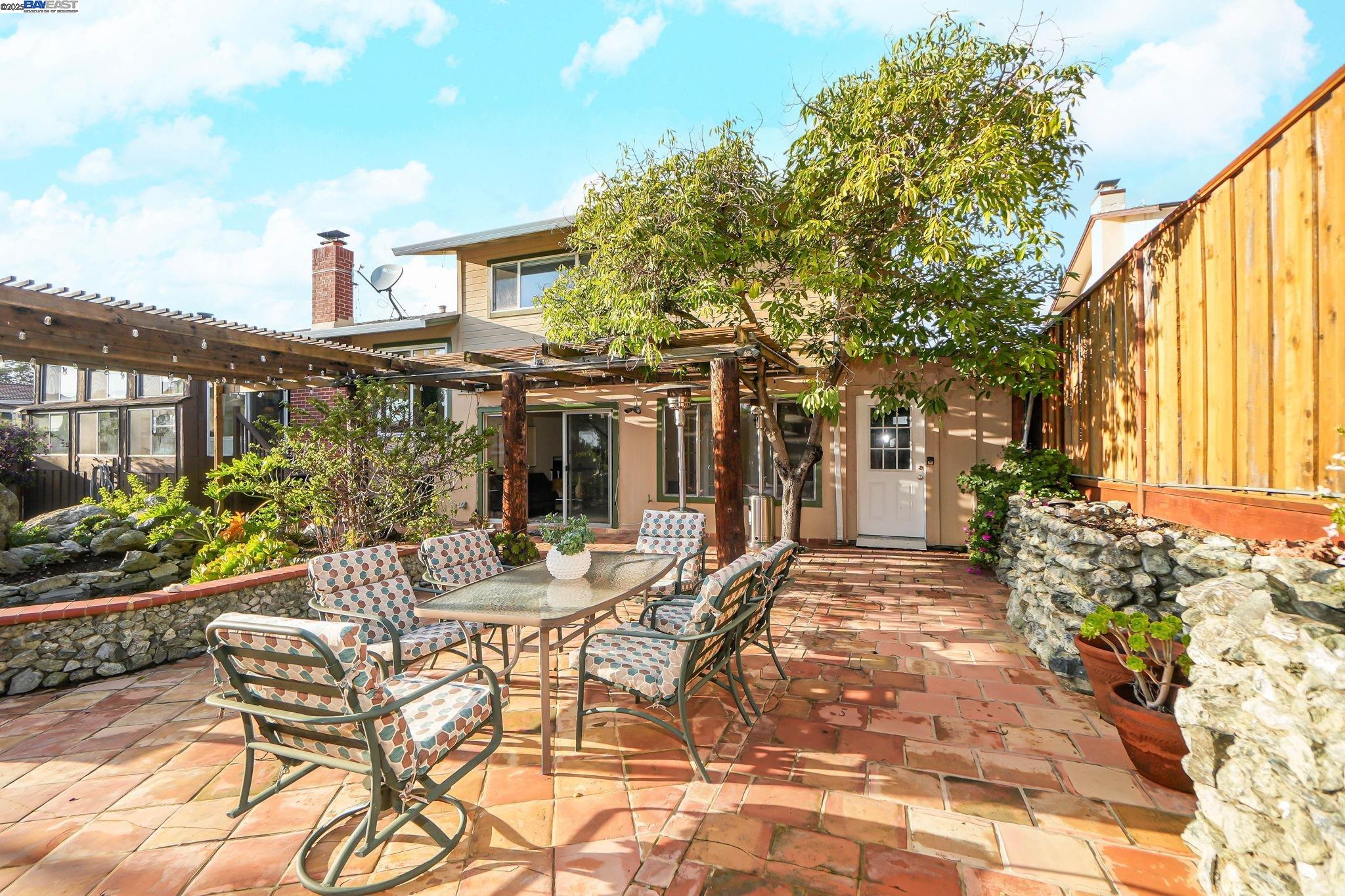 Detail Gallery Image 51 of 57 For 27956 Edgecliff Way, Hayward,  CA 94542 - 4 Beds | 3 Baths