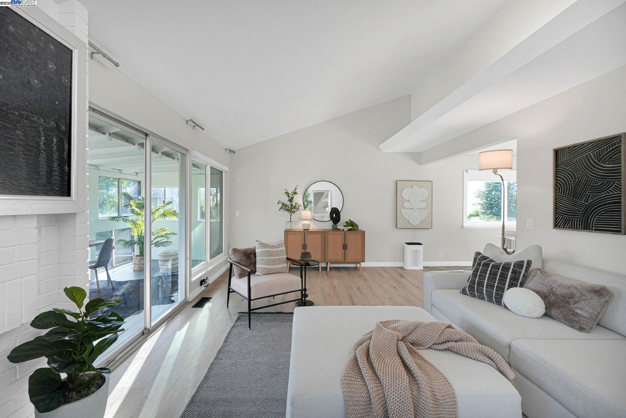 Detail Gallery Image 7 of 57 For 27956 Edgecliff Way, Hayward,  CA 94542 - 4 Beds | 3 Baths