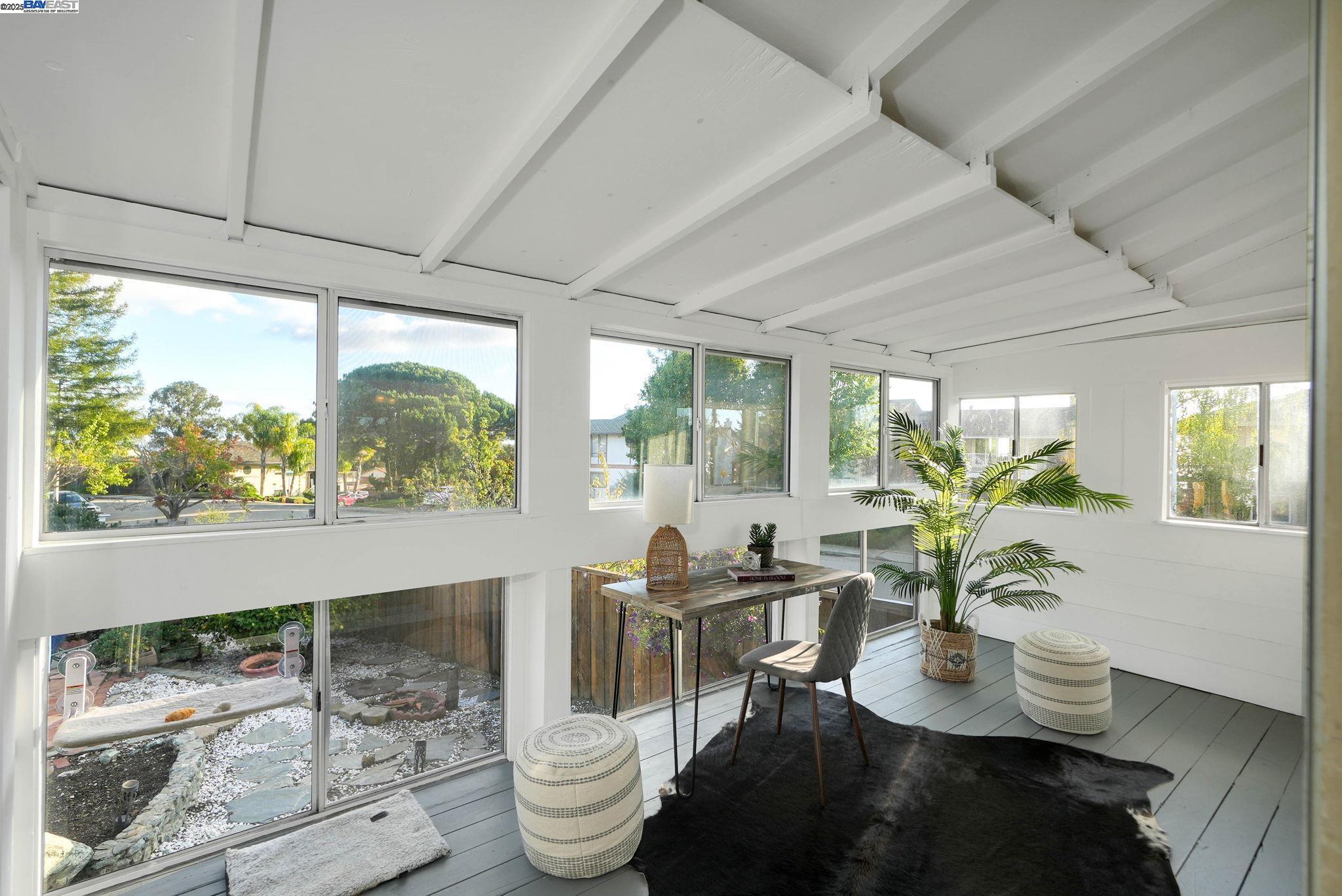 Detail Gallery Image 10 of 57 For 27956 Edgecliff Way, Hayward,  CA 94542 - 4 Beds | 3 Baths