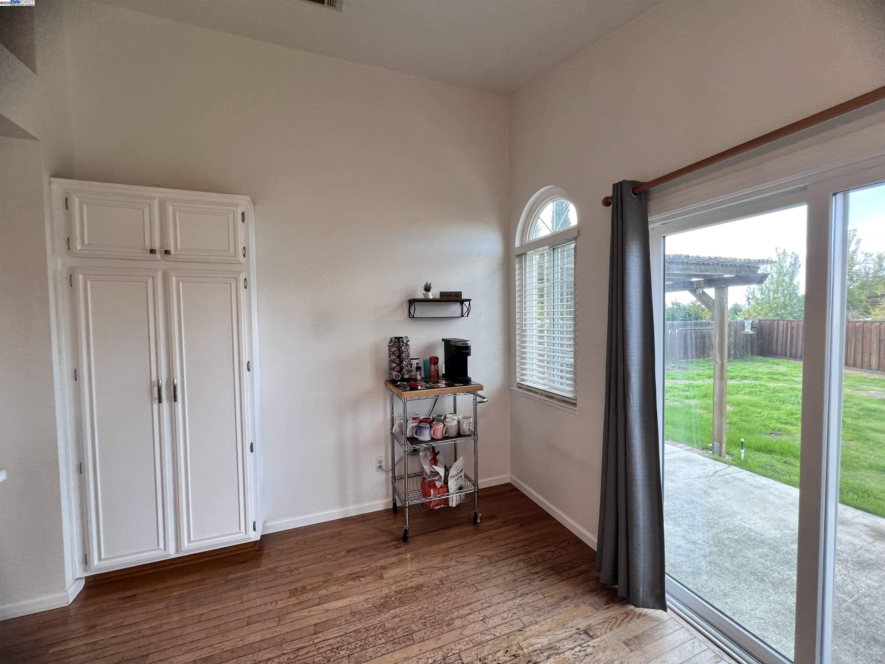 Detail Gallery Image 10 of 24 For 1824 Harding Ct, Antioch,  CA 94509 - 3 Beds | 2 Baths