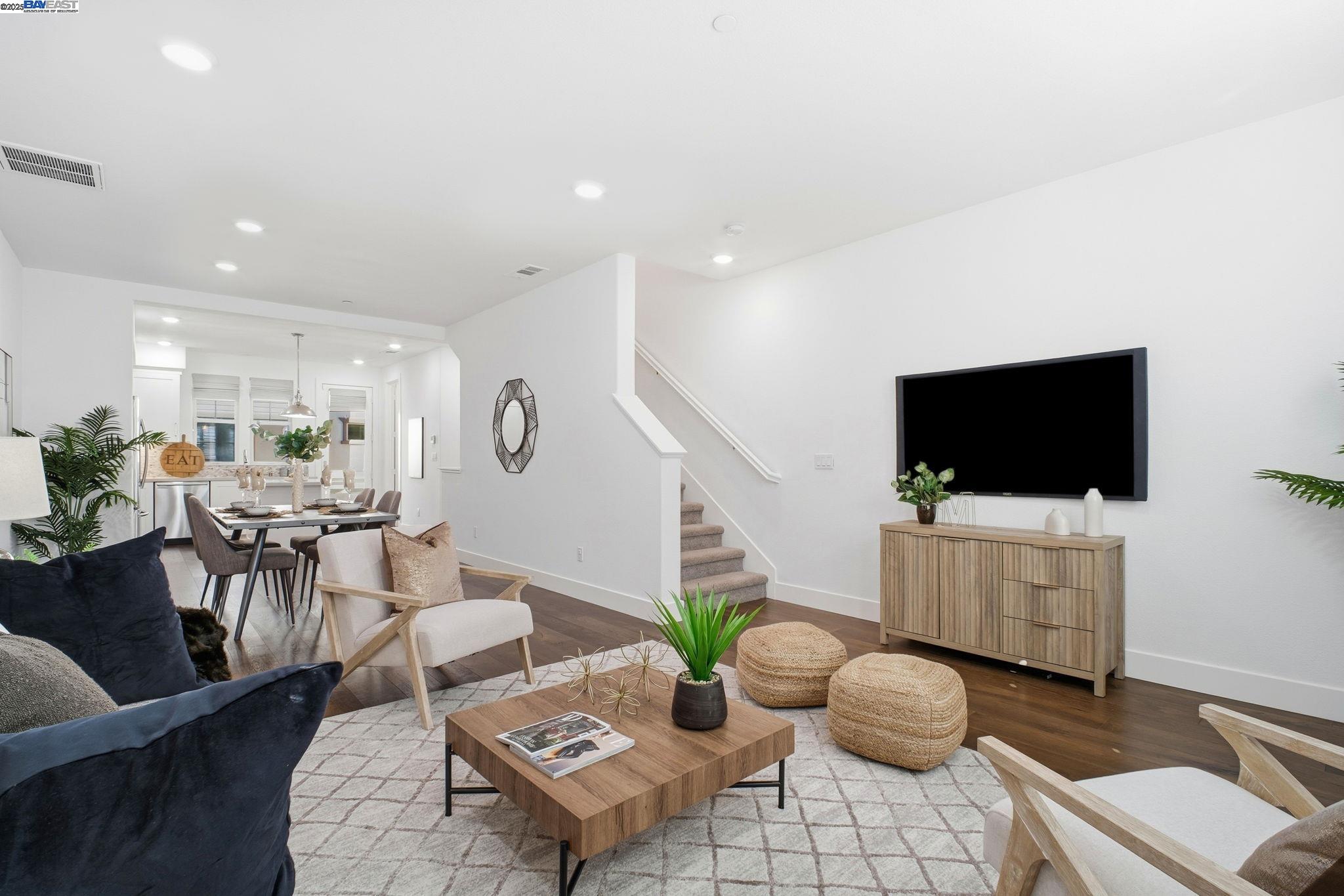 Detail Gallery Image 10 of 42 For 155 Branta Cmn, Fremont,  CA 94539 - 3 Beds | 3/1 Baths