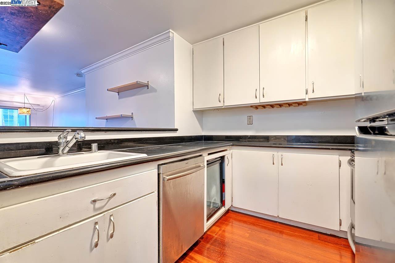 Detail Gallery Image 13 of 25 For 151 Lakeside Dr #213,  Oakland,  CA 94612 - 2 Beds | 2 Baths