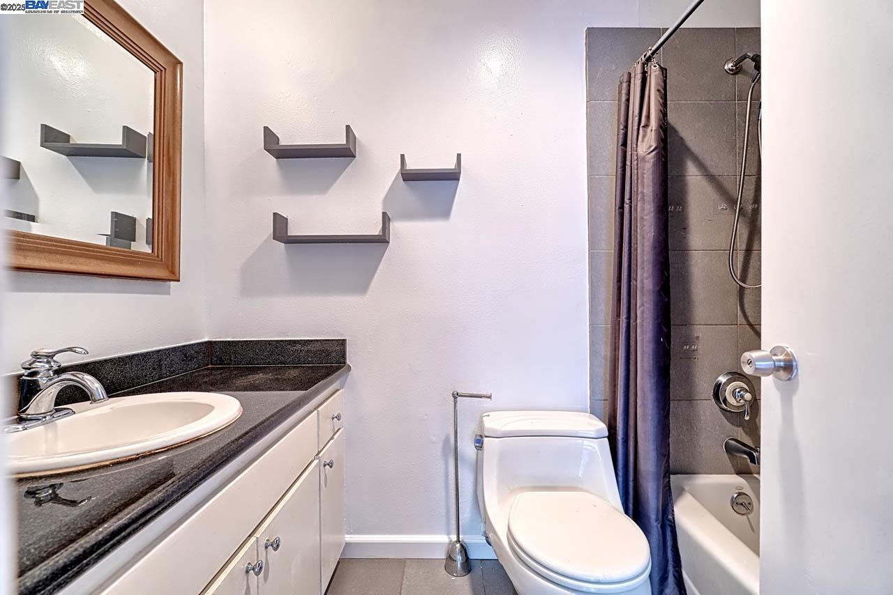 Detail Gallery Image 18 of 25 For 151 Lakeside Dr #213,  Oakland,  CA 94612 - 2 Beds | 2 Baths
