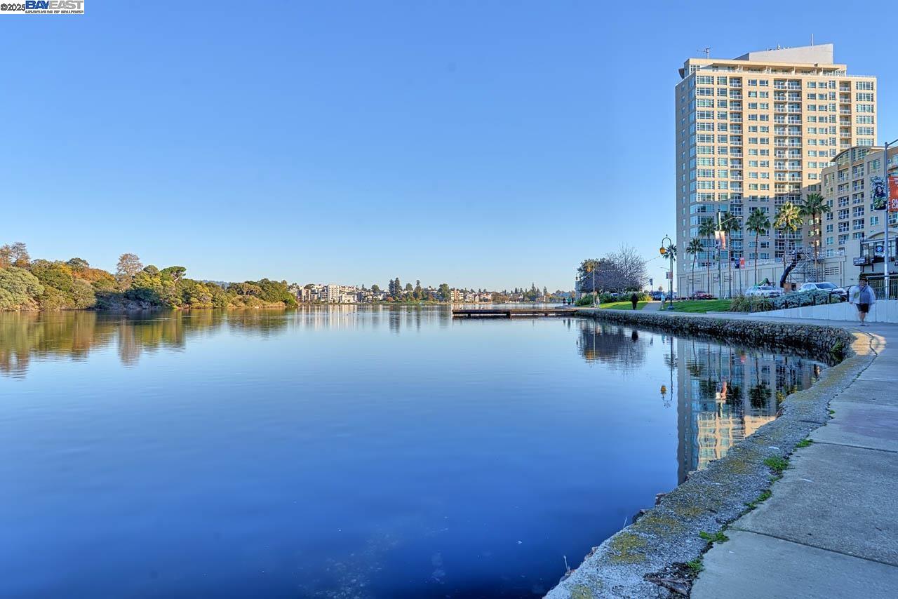 Detail Gallery Image 25 of 25 For 151 Lakeside Dr #213,  Oakland,  CA 94612 - 2 Beds | 2 Baths