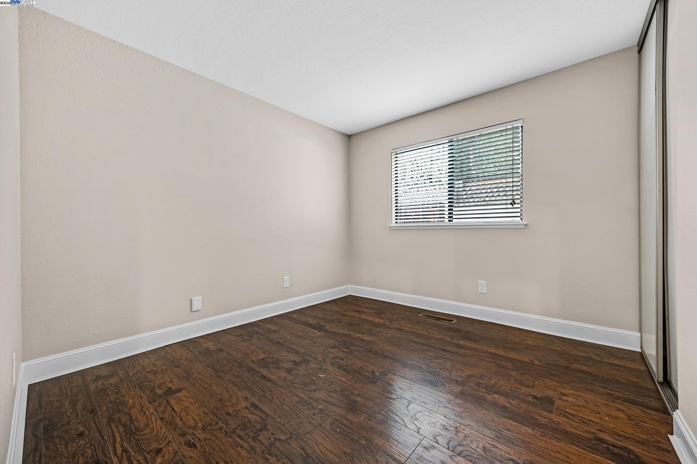 Detail Gallery Image 15 of 35 For 1116 Vista Point Ln, Concord,  CA 94521 - 4 Beds | 2/1 Baths