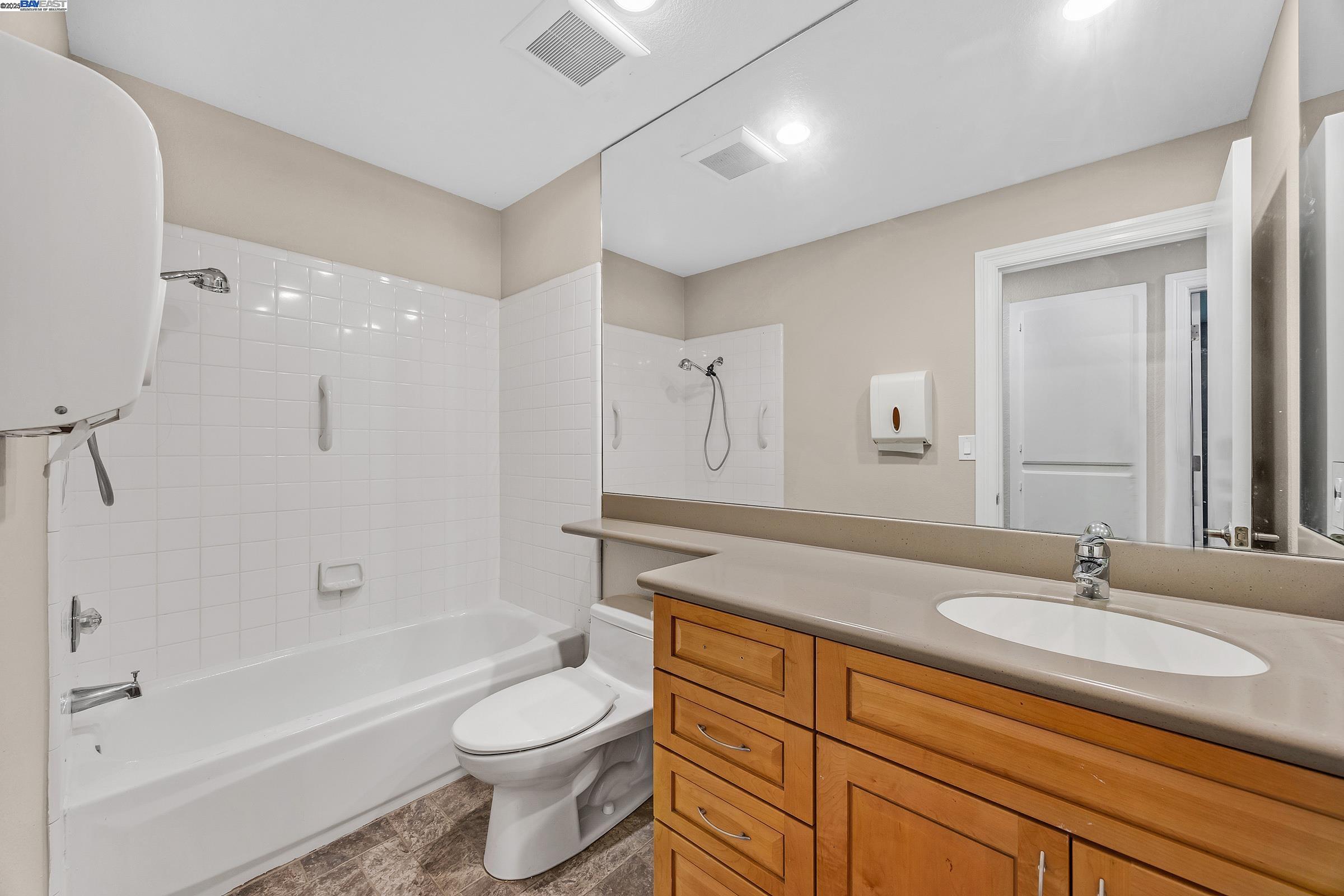 Detail Gallery Image 21 of 35 For 1116 Vista Point Ln, Concord,  CA 94521 - 4 Beds | 2/1 Baths