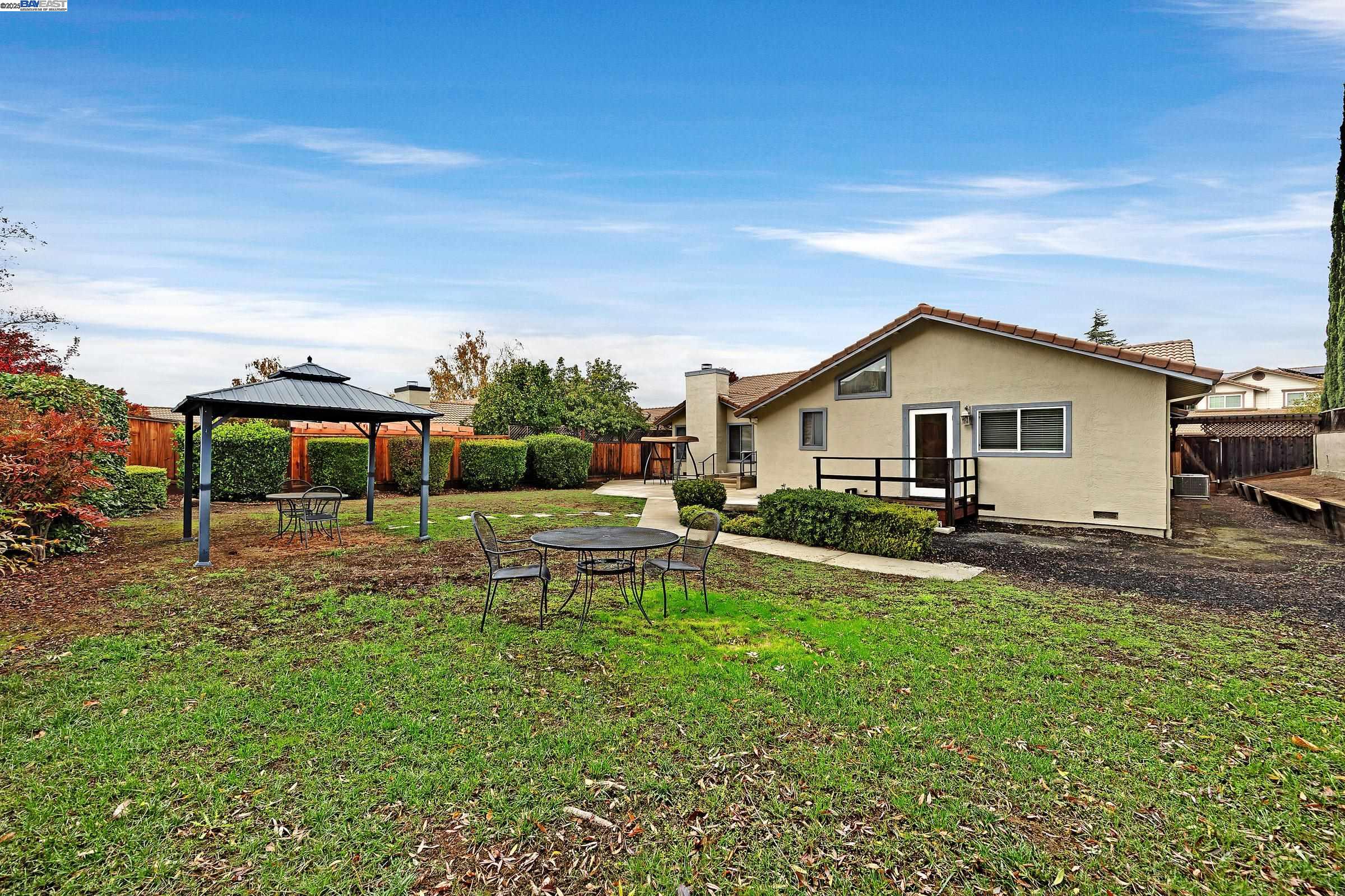 Detail Gallery Image 29 of 35 For 1116 Vista Point Ln, Concord,  CA 94521 - 4 Beds | 2/1 Baths