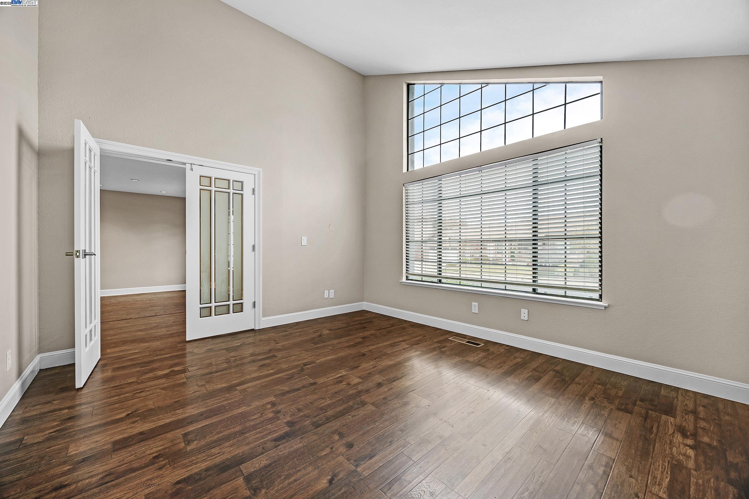 Detail Gallery Image 5 of 35 For 1116 Vista Point Ln, Concord,  CA 94521 - 4 Beds | 2/1 Baths