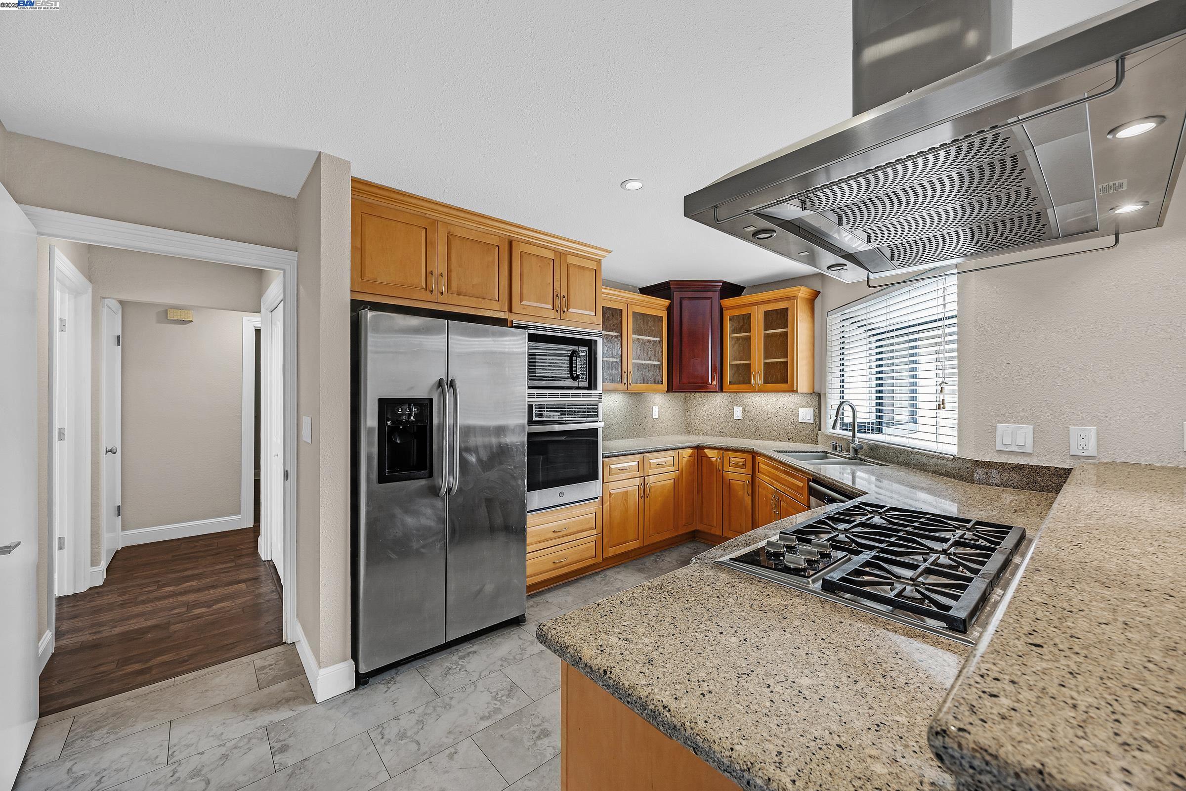 Detail Gallery Image 7 of 35 For 1116 Vista Point Ln, Concord,  CA 94521 - 4 Beds | 2/1 Baths