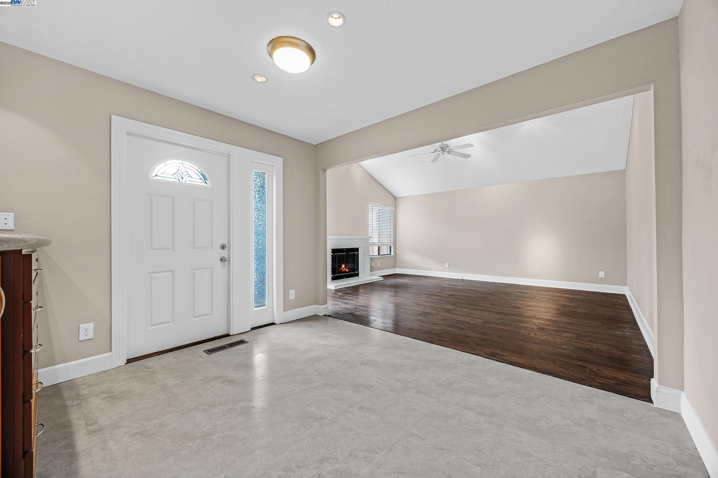 Detail Gallery Image 9 of 35 For 1116 Vista Point Ln, Concord,  CA 94521 - 4 Beds | 2/1 Baths