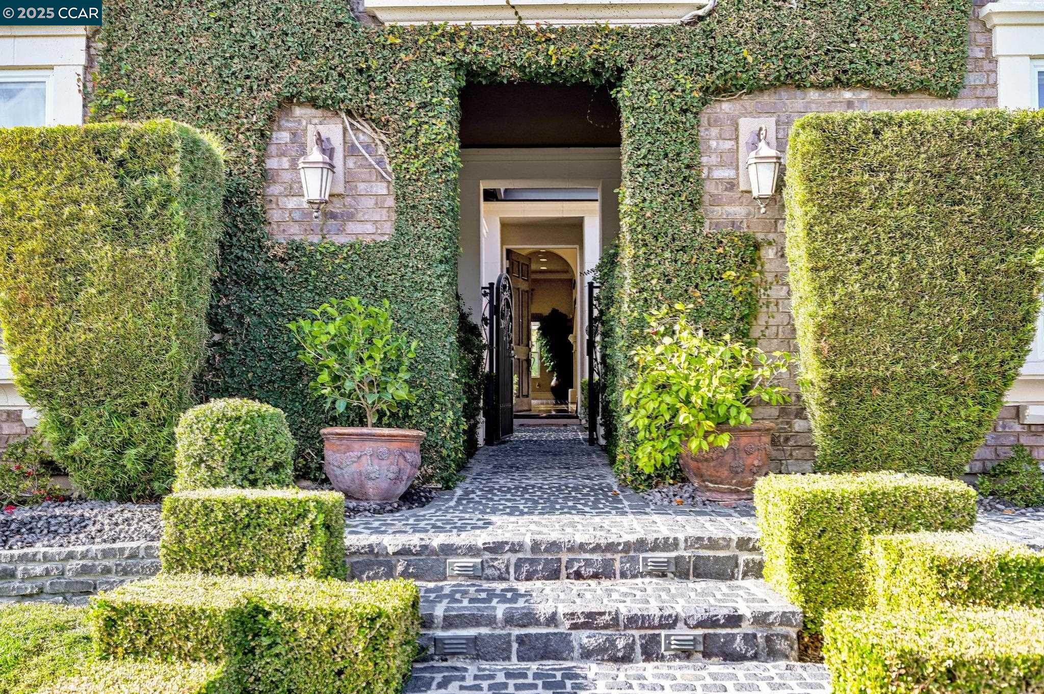 Detail Gallery Image 4 of 60 For 1151 Saint Julien St, Brentwood,  CA 94513-4236 - 2 Beds | 2/1 Baths