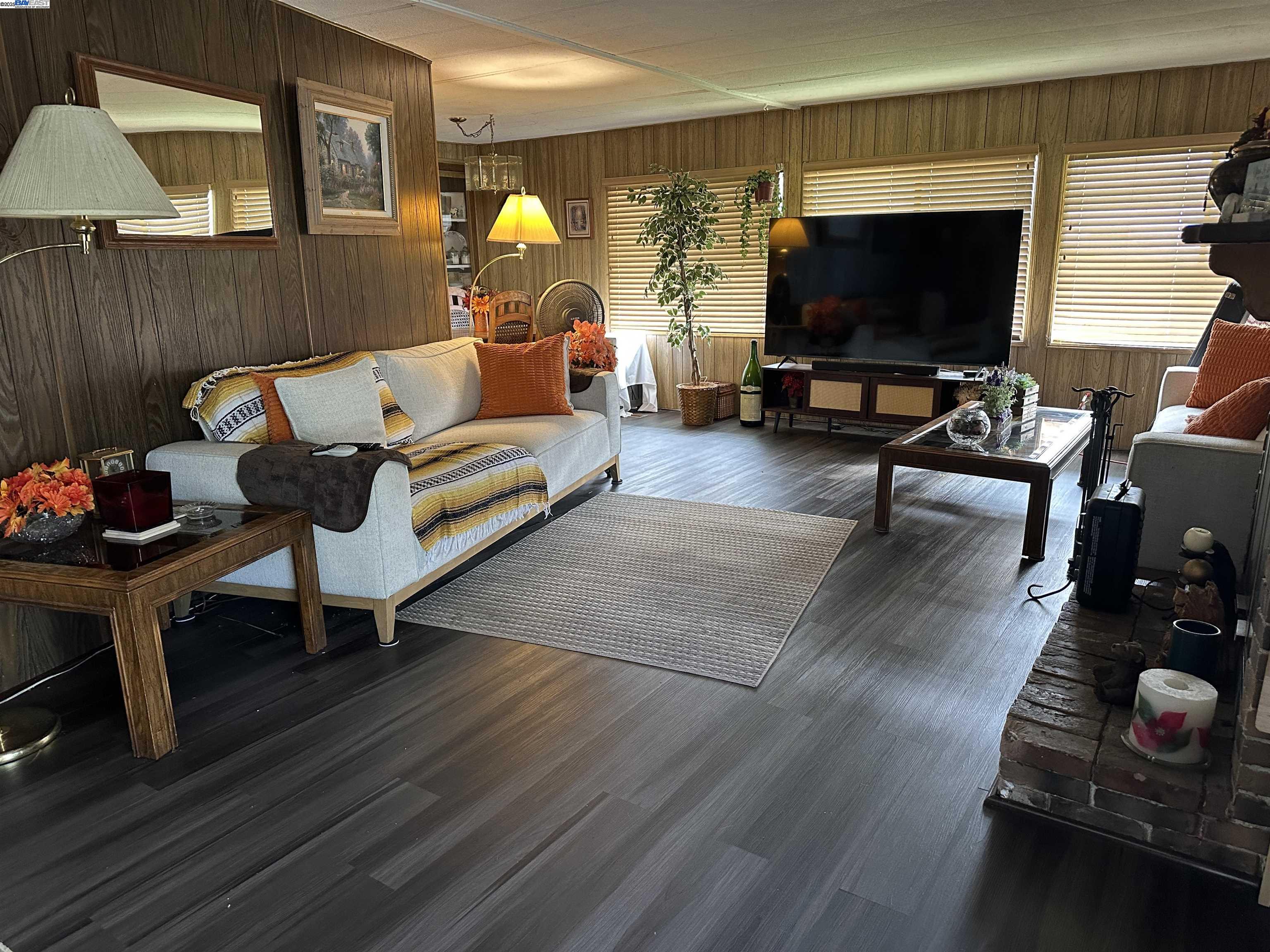 Detail Gallery Image 3 of 30 For 126 Fisk Terrace, Fremont,  CA 94538 - 3 Beds | 2 Baths