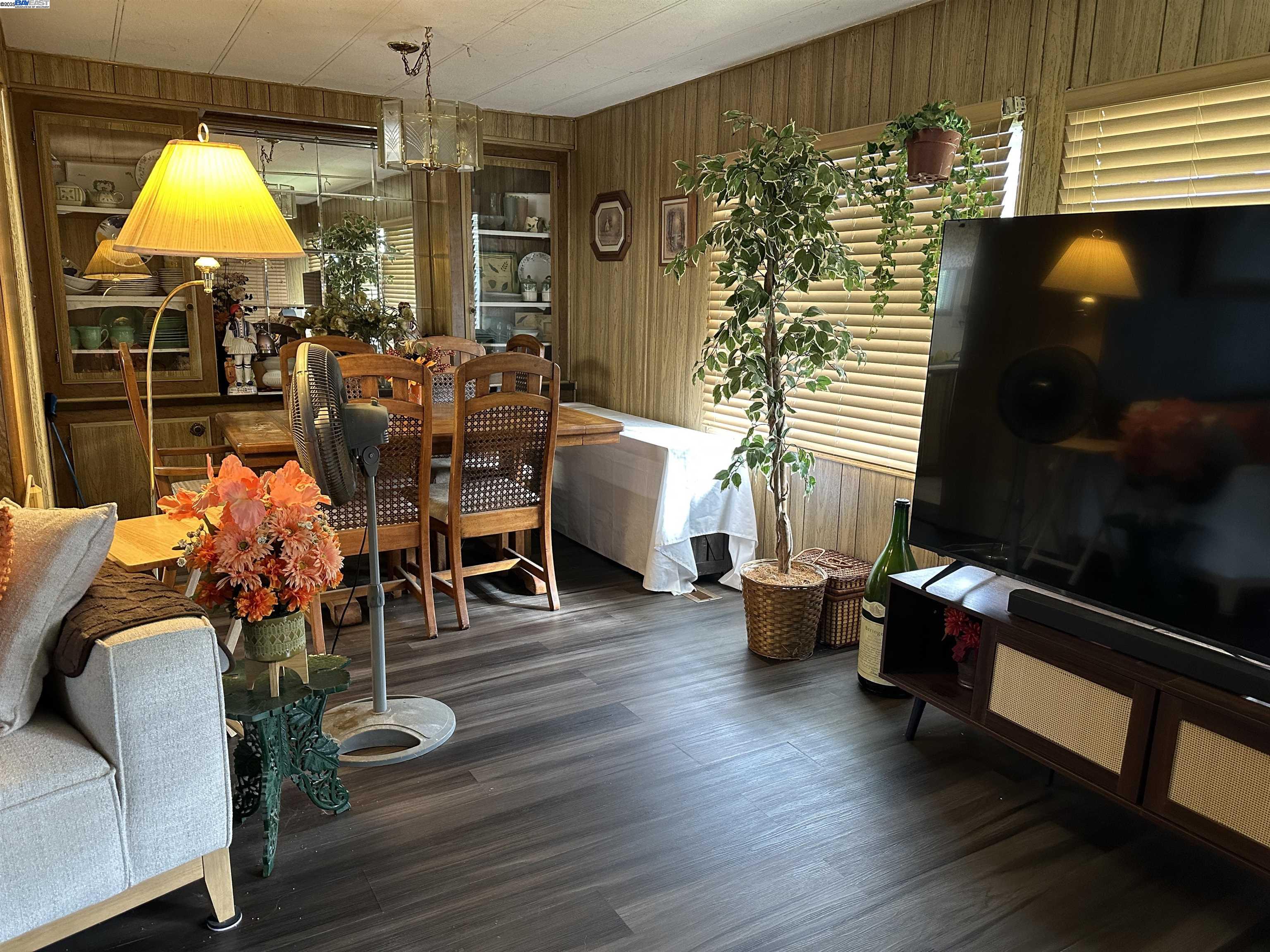 Detail Gallery Image 5 of 30 For 126 Fisk Terrace, Fremont,  CA 94538 - 3 Beds | 2 Baths