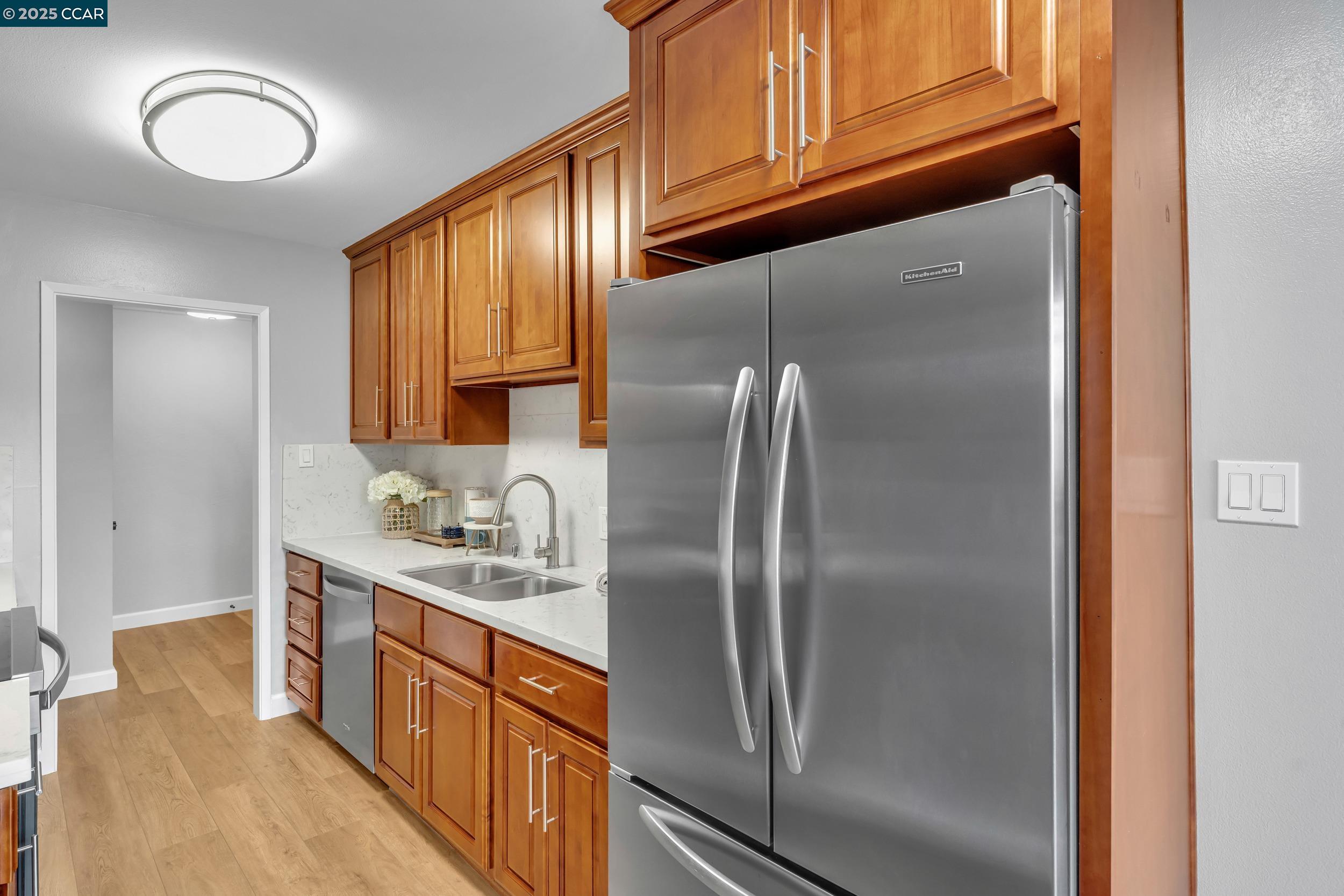 Detail Gallery Image 13 of 45 For 2137 Otis Dr #111,  Alameda,  CA 94501 - 1 Beds | 1 Baths