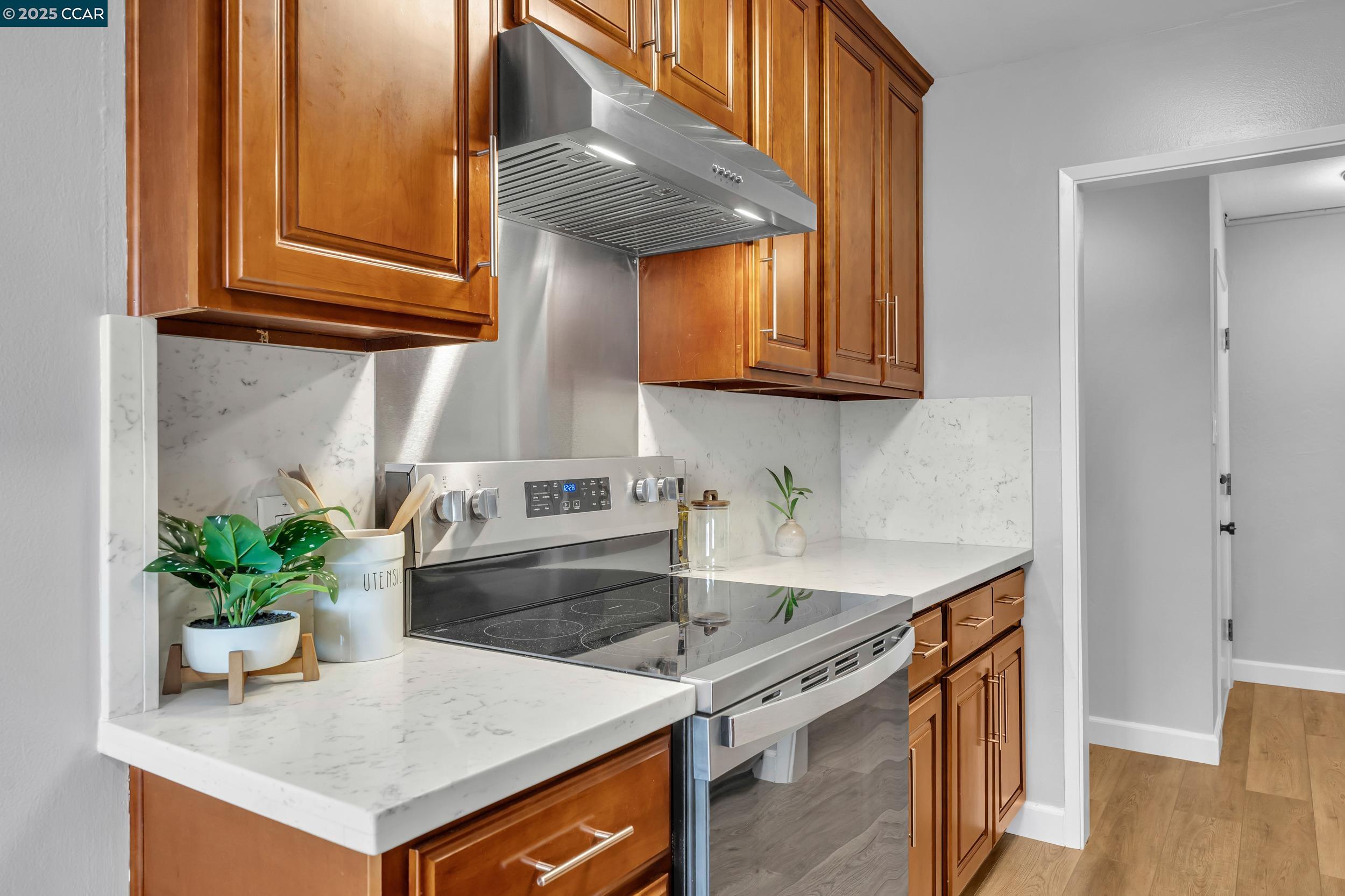 Detail Gallery Image 16 of 45 For 2137 Otis Dr #111,  Alameda,  CA 94501 - 1 Beds | 1 Baths