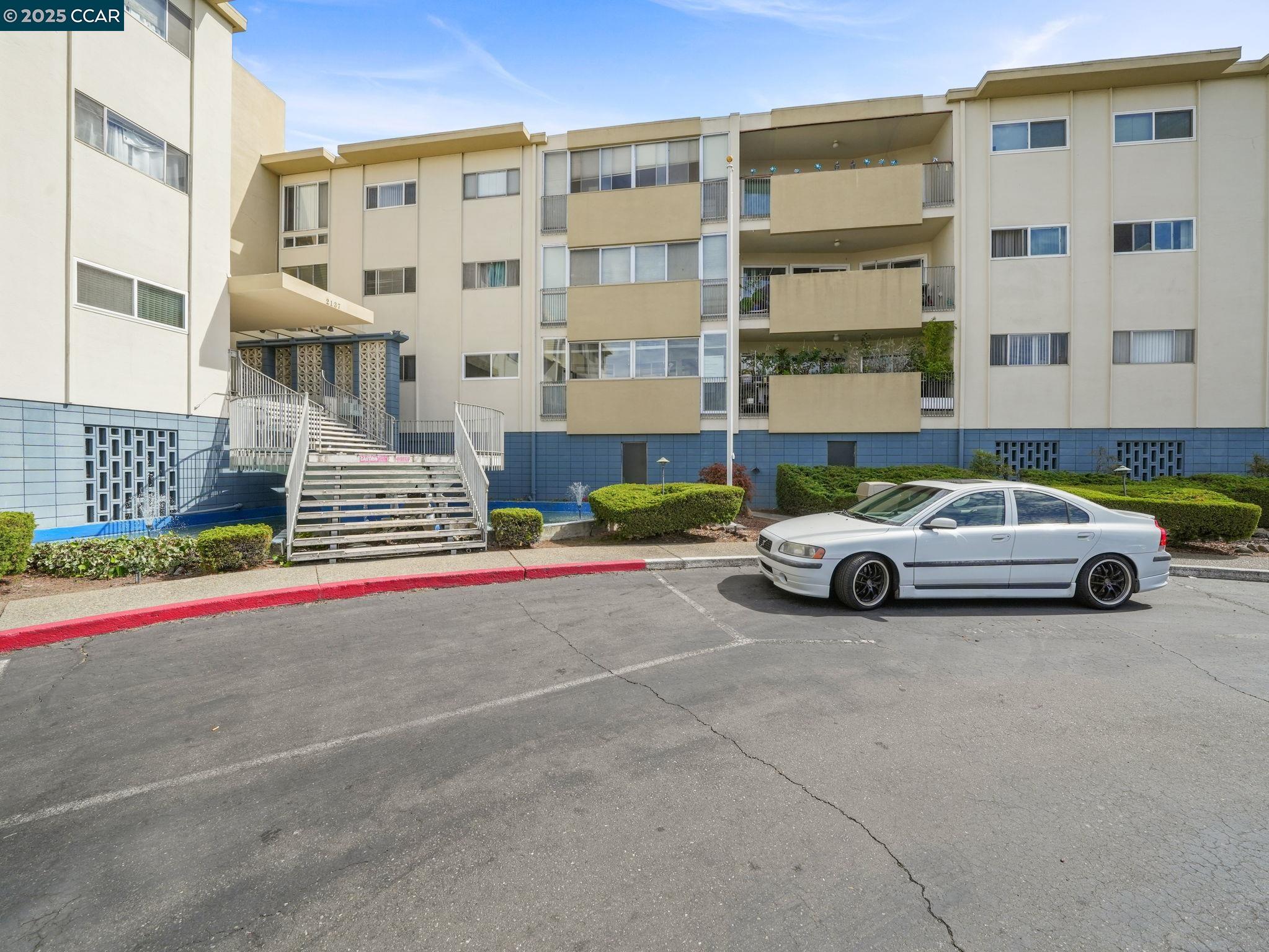 Detail Gallery Image 29 of 45 For 2137 Otis Dr #111,  Alameda,  CA 94501 - 1 Beds | 1 Baths