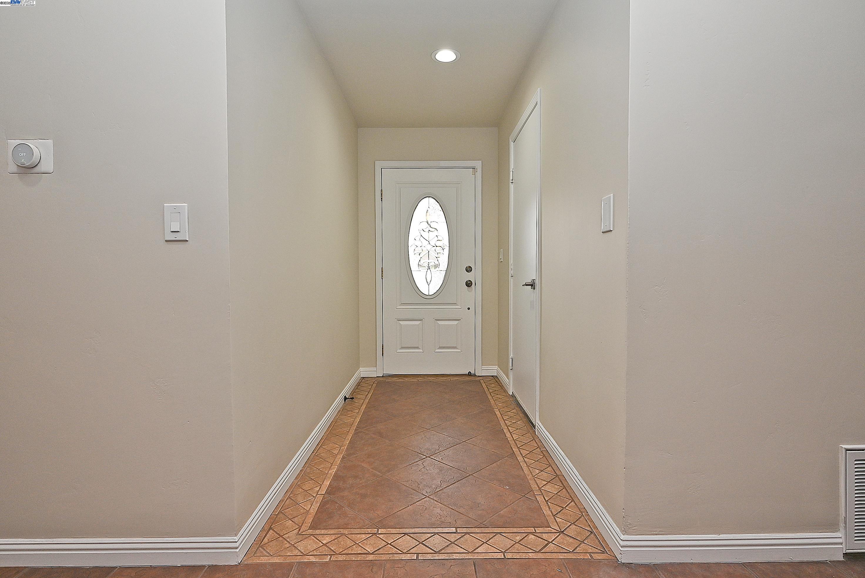 Detail Gallery Image 4 of 45 For 974 Walnut Dr, Oakley,  CA 94561 - 3 Beds | 1 Baths