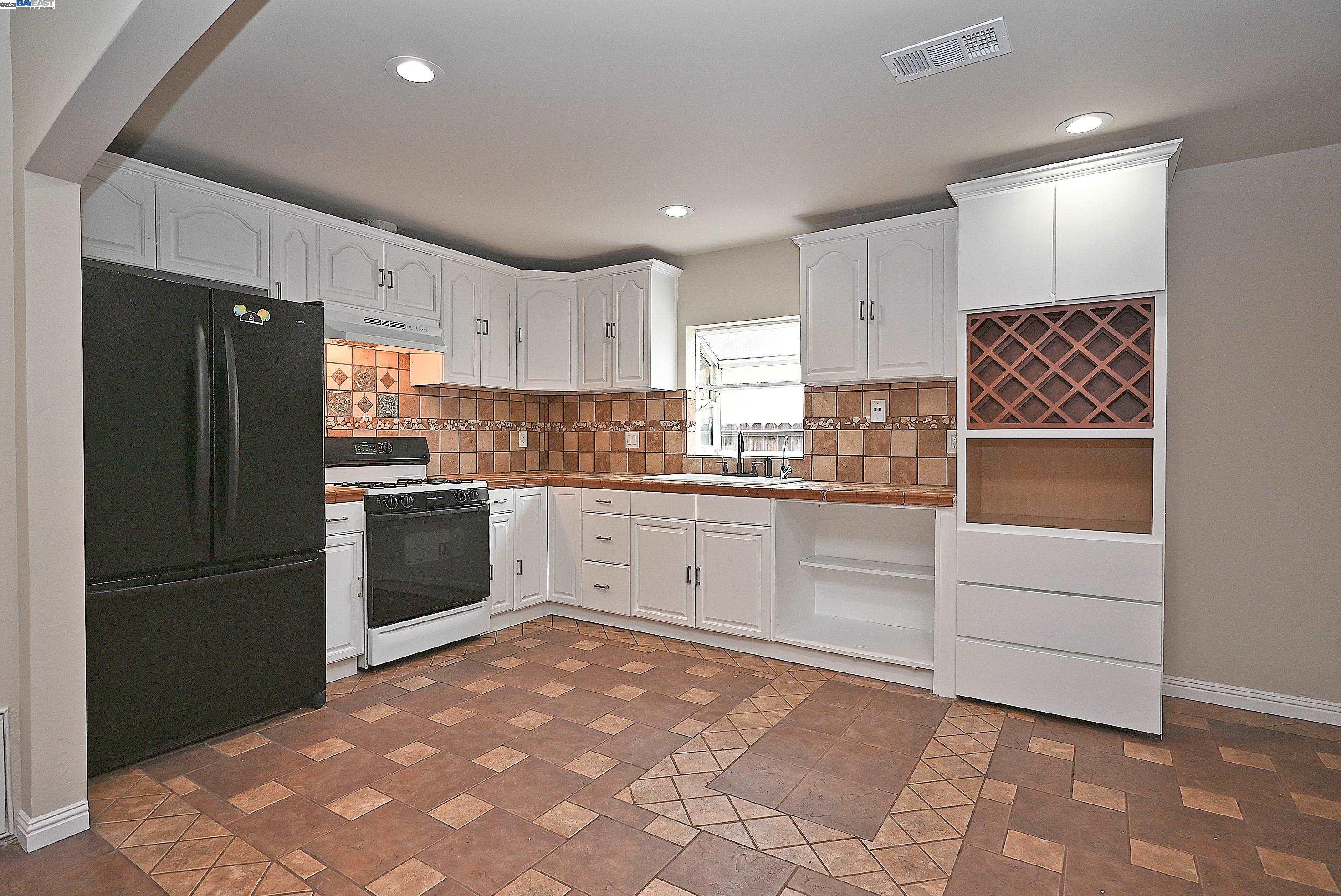 Detail Gallery Image 33 of 45 For 974 Walnut Dr, Oakley,  CA 94561 - 3 Beds | 1 Baths