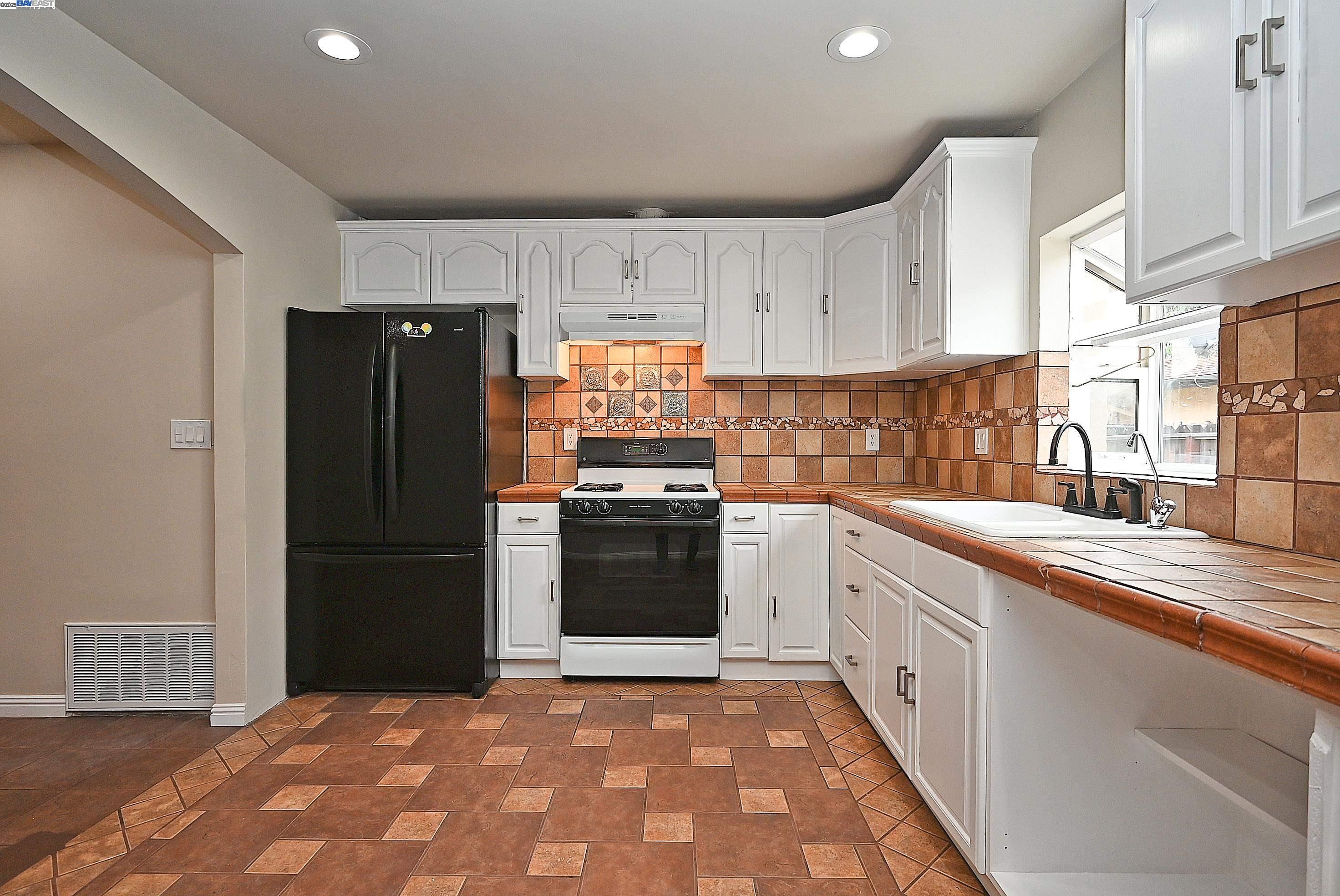 Detail Gallery Image 35 of 45 For 974 Walnut Dr, Oakley,  CA 94561 - 3 Beds | 1 Baths
