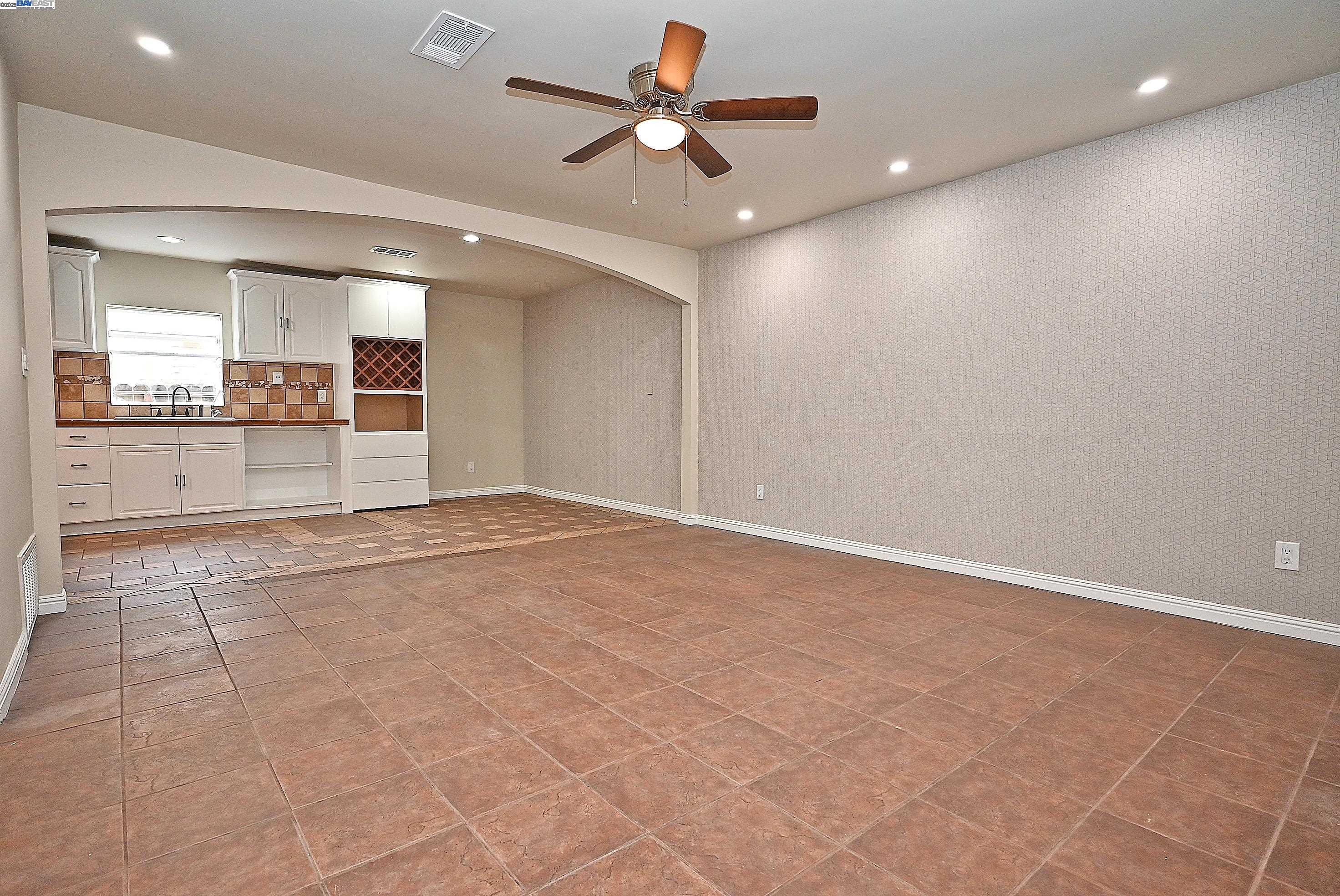 Detail Gallery Image 5 of 45 For 974 Walnut Dr, Oakley,  CA 94561 - 3 Beds | 1 Baths