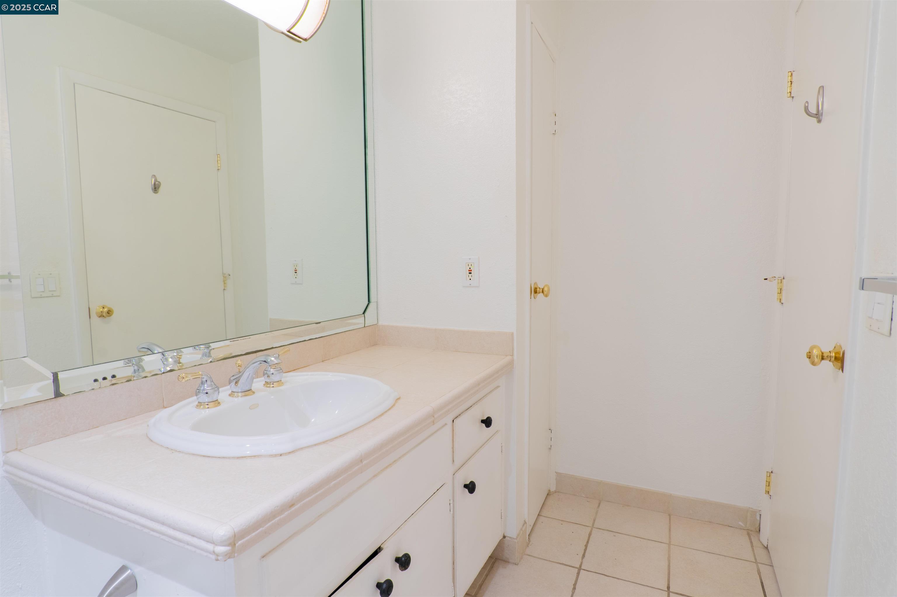 Detail Gallery Image 11 of 26 For 466 Crescent St #306,  Oakland,  CA 94610 - 1 Beds | 1 Baths