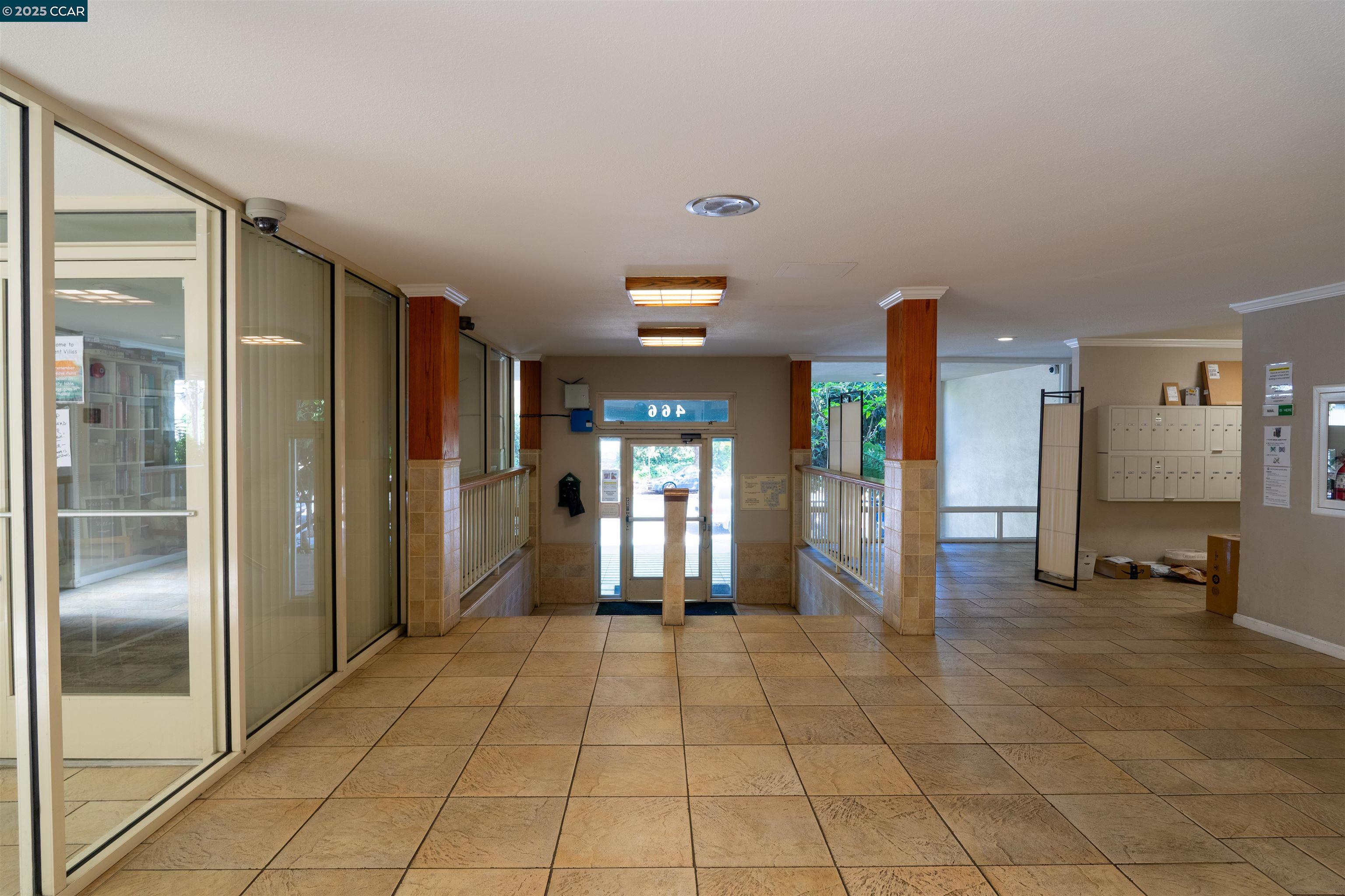 Detail Gallery Image 7 of 26 For 466 Crescent St #306,  Oakland,  CA 94610 - 1 Beds | 1 Baths