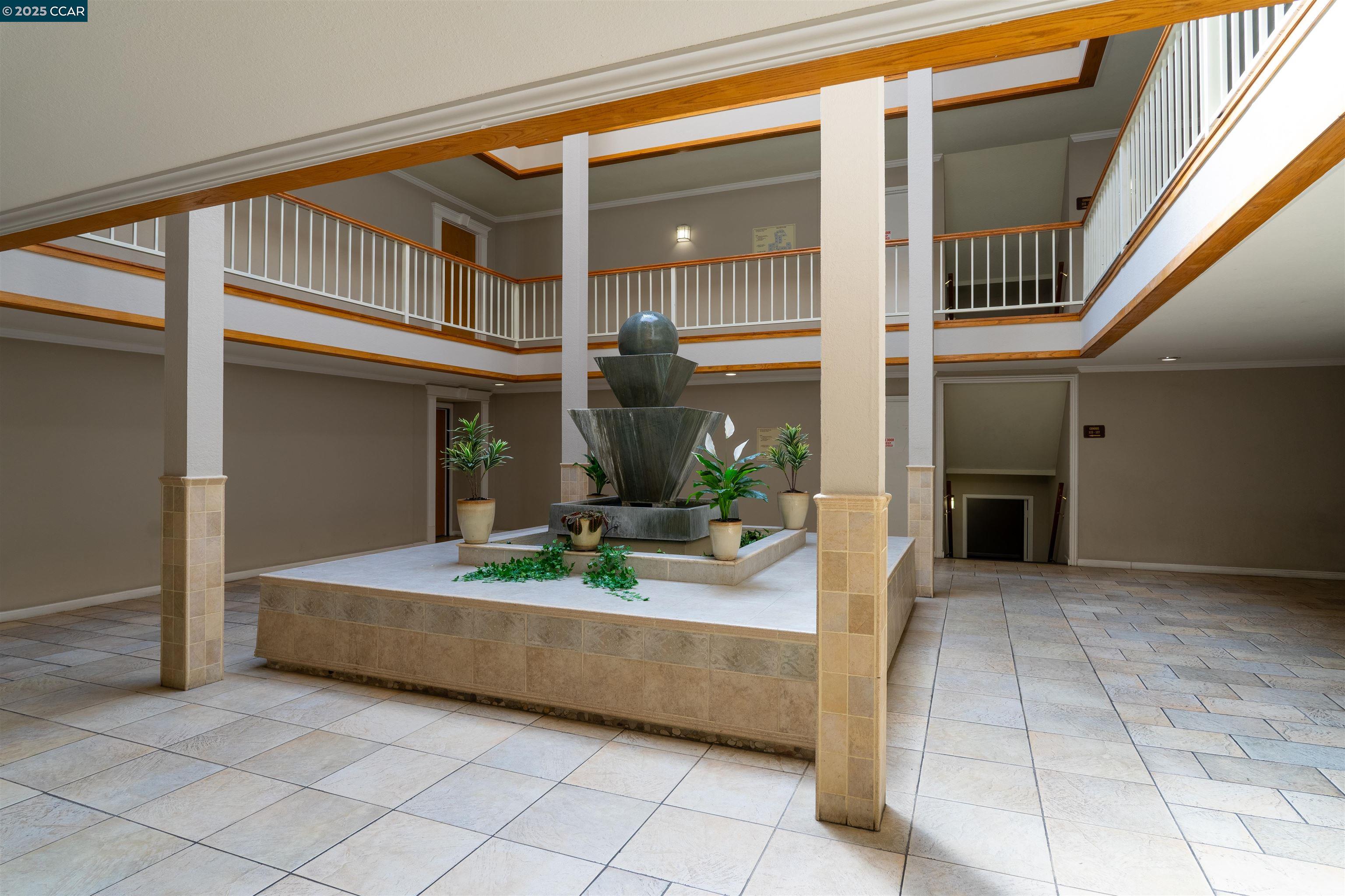 Detail Gallery Image 8 of 26 For 466 Crescent St #306,  Oakland,  CA 94610 - 1 Beds | 1 Baths