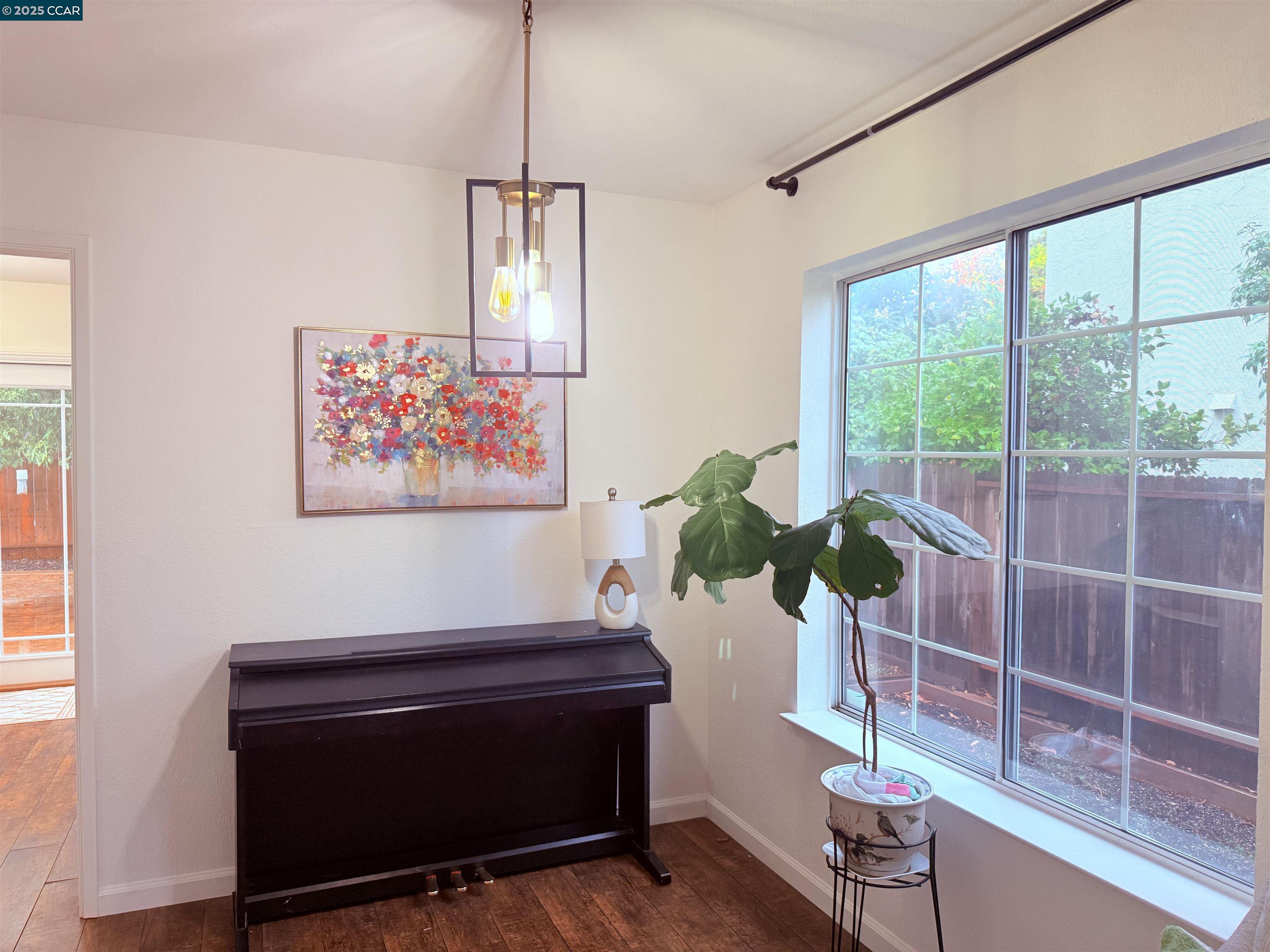 Detail Gallery Image 4 of 37 For 360 Gull Pl, Pittsburg,  CA 94565 - 4 Beds | 3 Baths