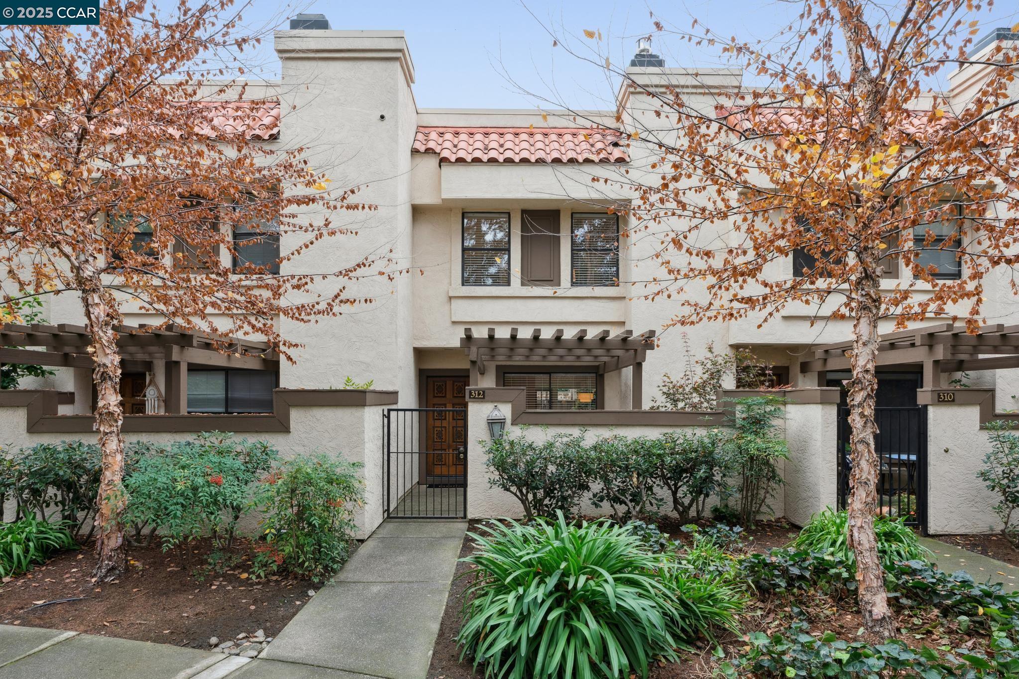 Detail Gallery Image 2 of 38 For 312 Preakness Court, Walnut Creek,  CA 94597 - 3 Beds | 2/1 Baths