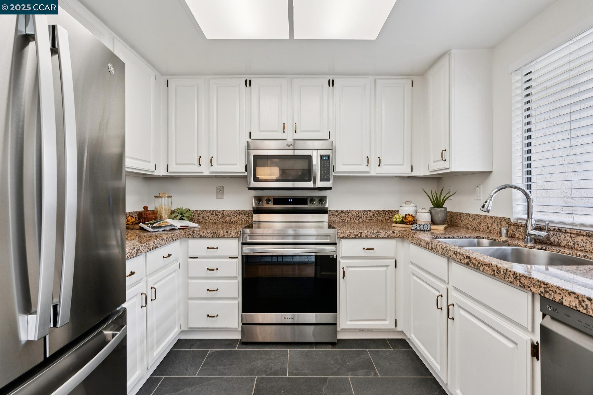 Detail Gallery Image 12 of 38 For 312 Preakness Court, Walnut Creek,  CA 94597 - 3 Beds | 2/1 Baths