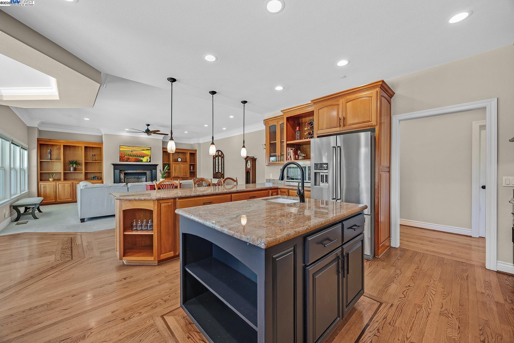 Detail Gallery Image 16 of 60 For 6315 Club House Dr, Pleasanton,  CA 94566-9867 - 4 Beds | 3/2 Baths