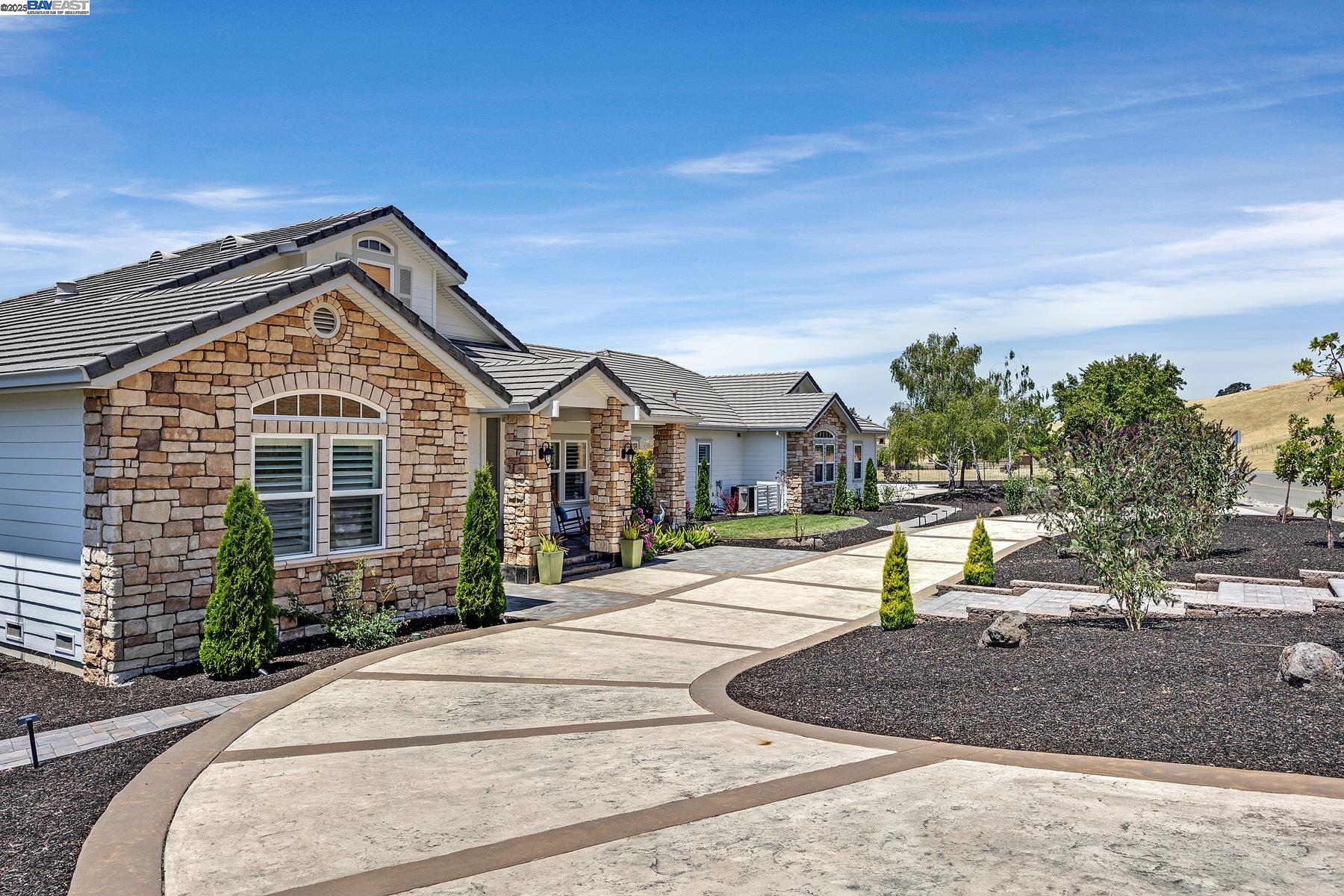 Detail Gallery Image 3 of 60 For 6315 Club House Dr, Pleasanton,  CA 94566-9867 - 4 Beds | 3/2 Baths