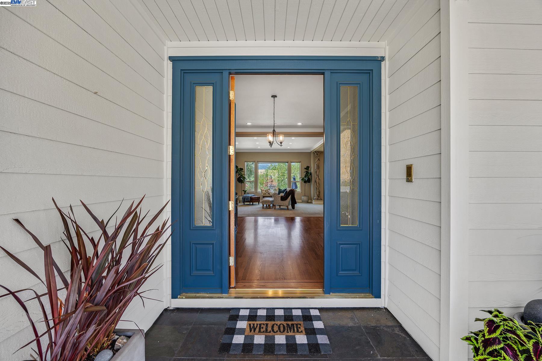 Detail Gallery Image 6 of 60 For 6315 Club House Dr, Pleasanton,  CA 94566-9867 - 4 Beds | 3/2 Baths