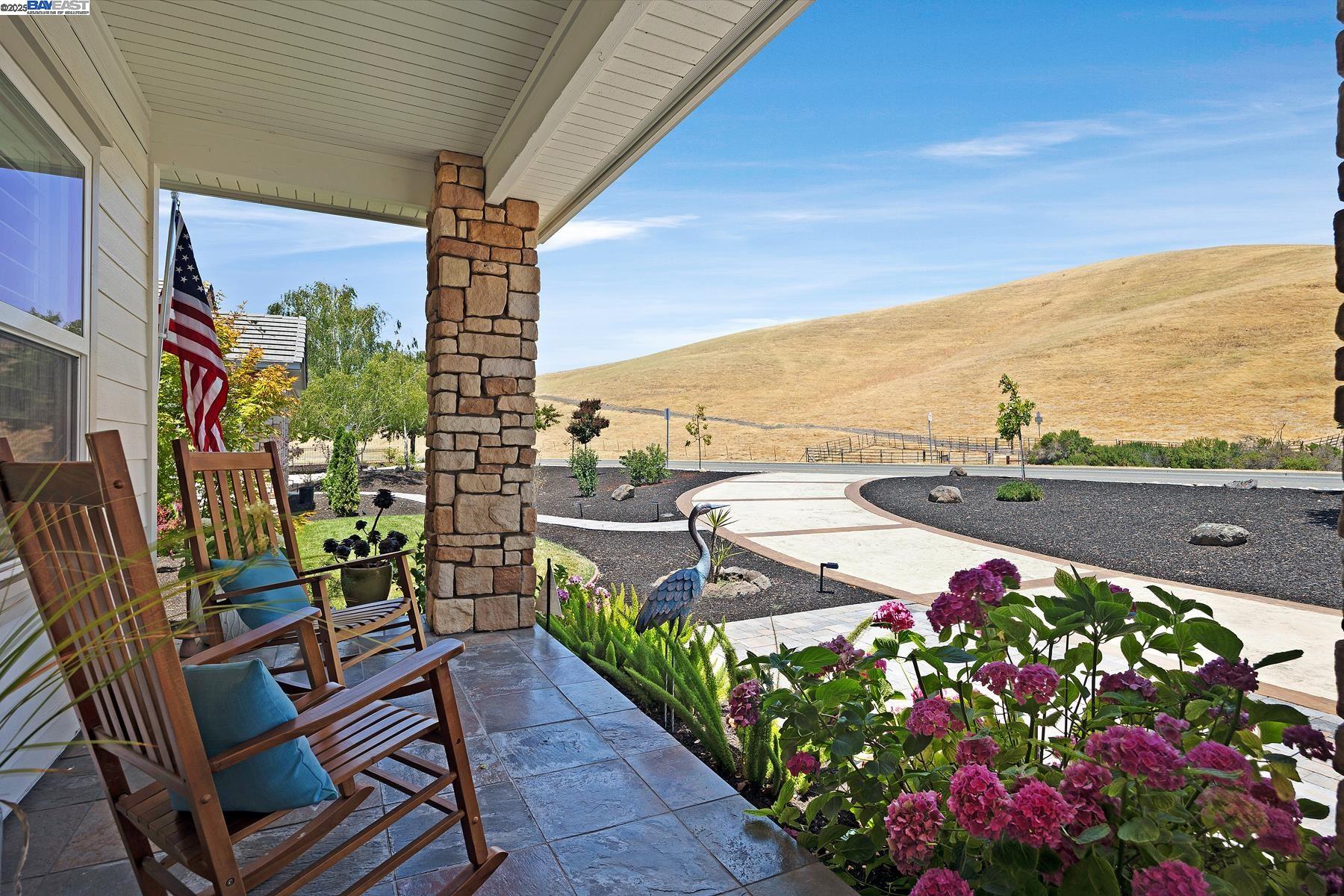 Detail Gallery Image 7 of 60 For 6315 Club House Dr, Pleasanton,  CA 94566-9867 - 4 Beds | 3/2 Baths