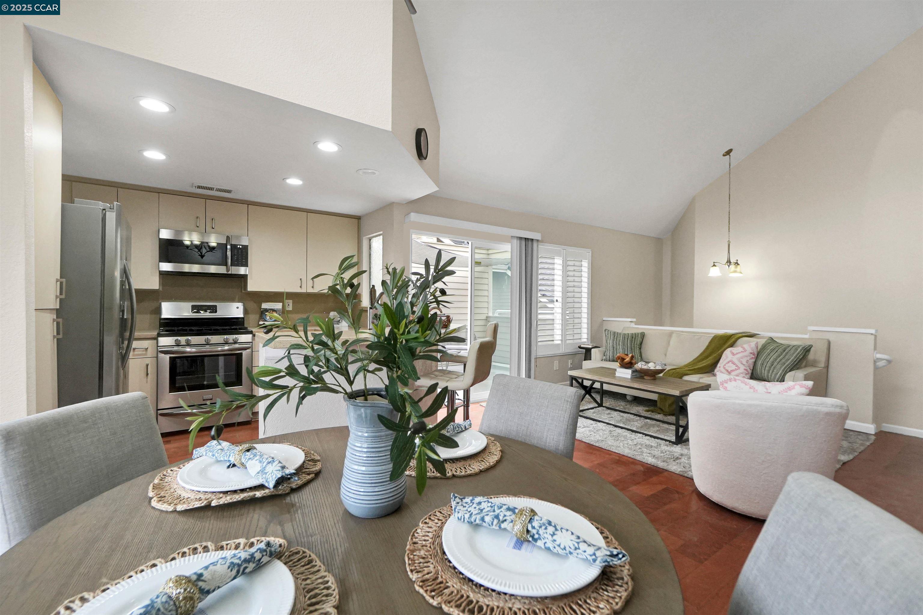 Detail Gallery Image 20 of 43 For 408 Lighthouse Ct, Hercules,  CA 94547 - 1 Beds | 1 Baths