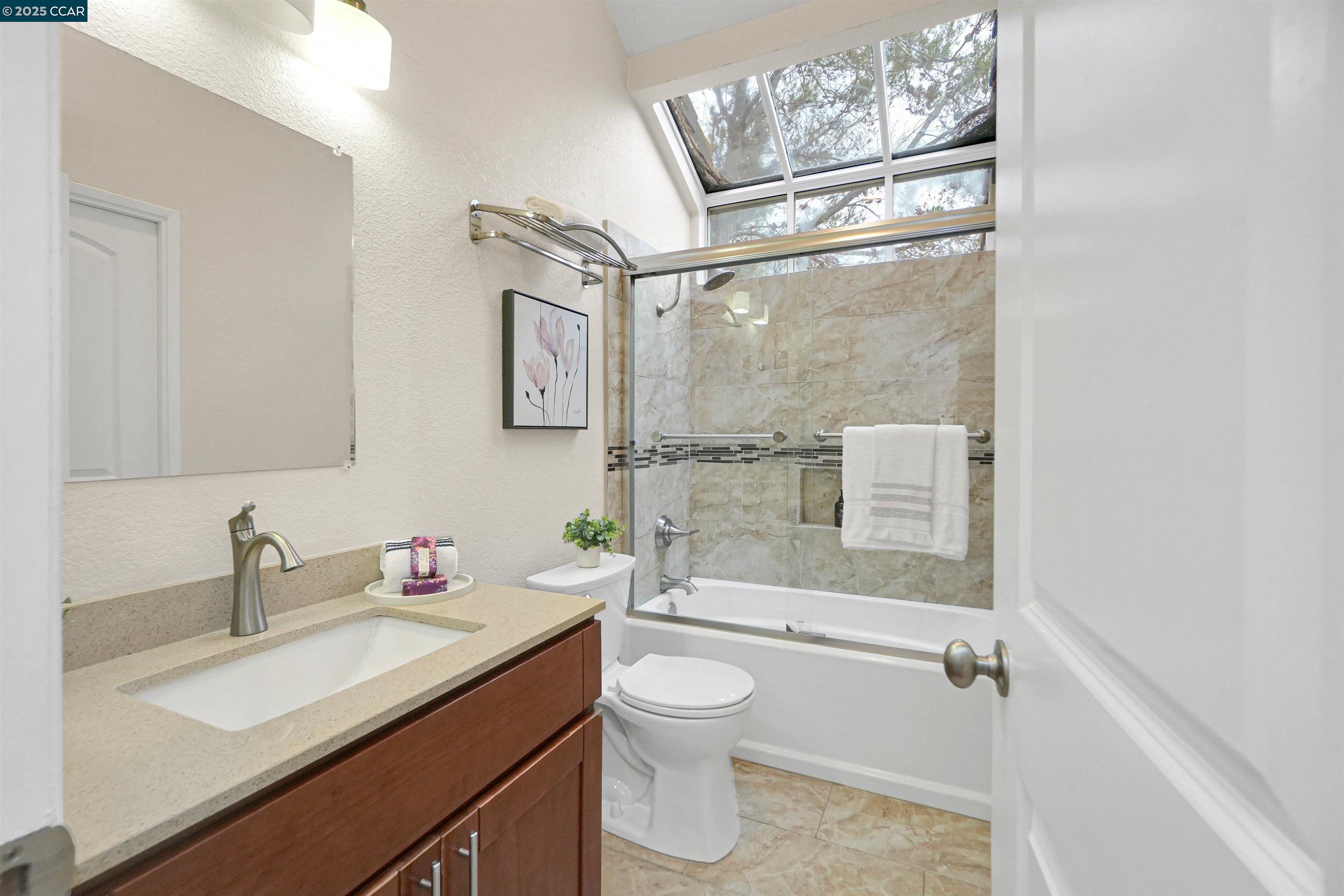 Detail Gallery Image 33 of 43 For 408 Lighthouse Ct, Hercules,  CA 94547 - 1 Beds | 1 Baths