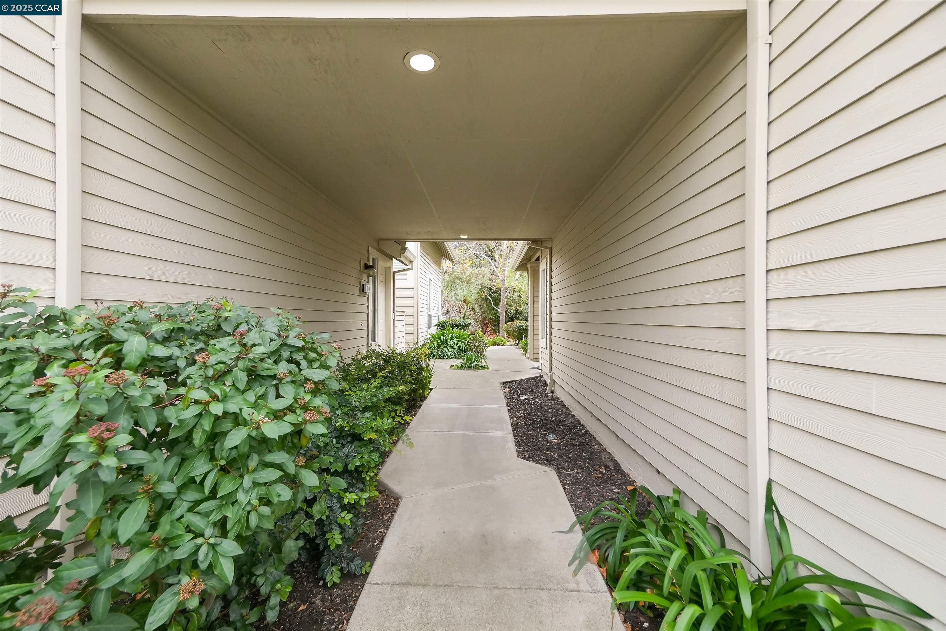 Detail Gallery Image 6 of 43 For 408 Lighthouse Ct, Hercules,  CA 94547 - 1 Beds | 1 Baths