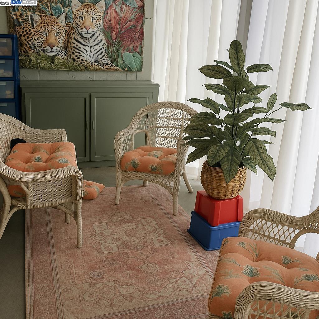 Detail Gallery Image 12 of 30 For 3660 Oak Knoll Blvd, Oakland,  CA 94605 - 4 Beds | 3 Baths