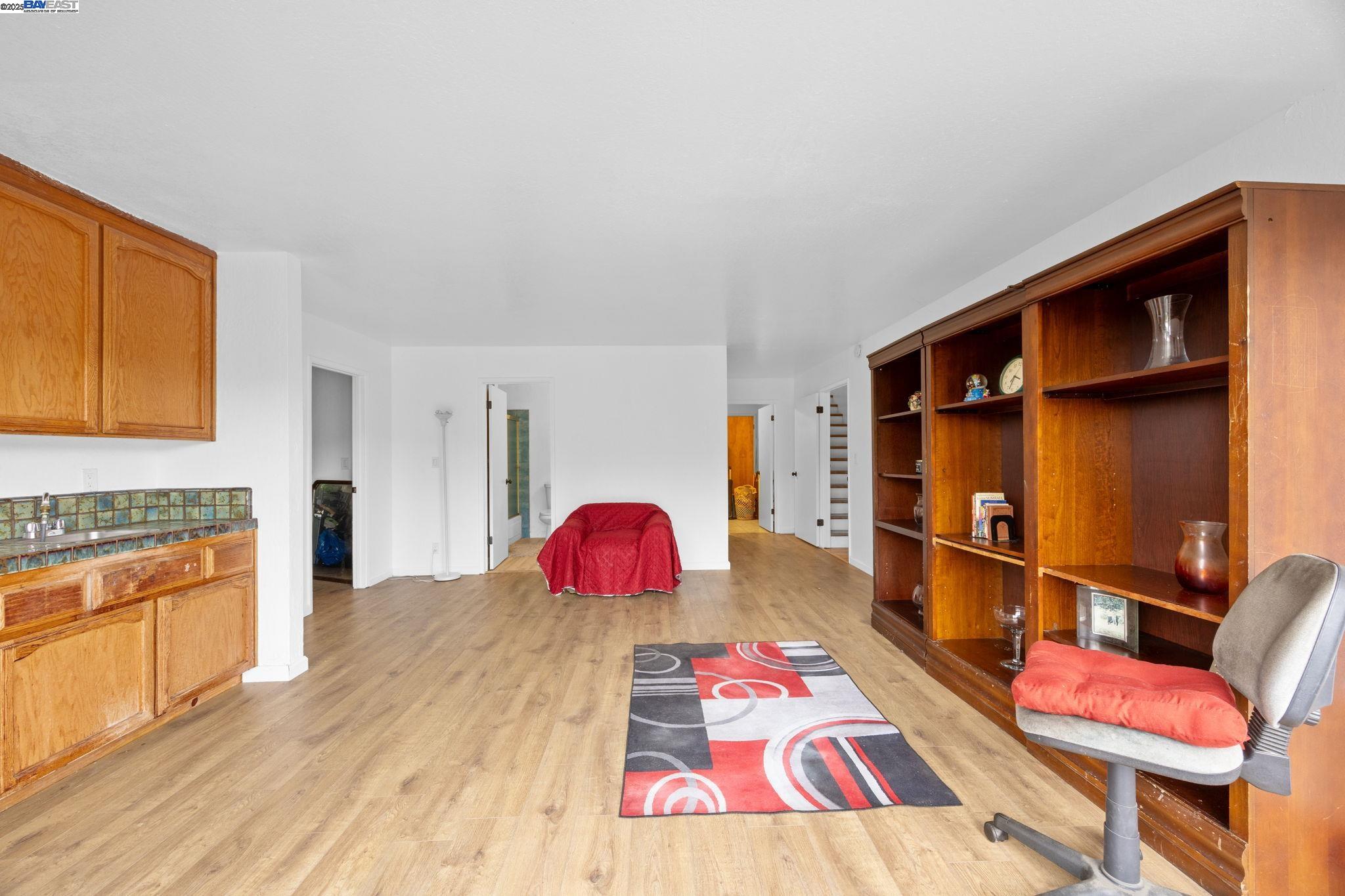 Detail Gallery Image 15 of 30 For 3660 Oak Knoll Blvd, Oakland,  CA 94605 - 4 Beds | 3 Baths