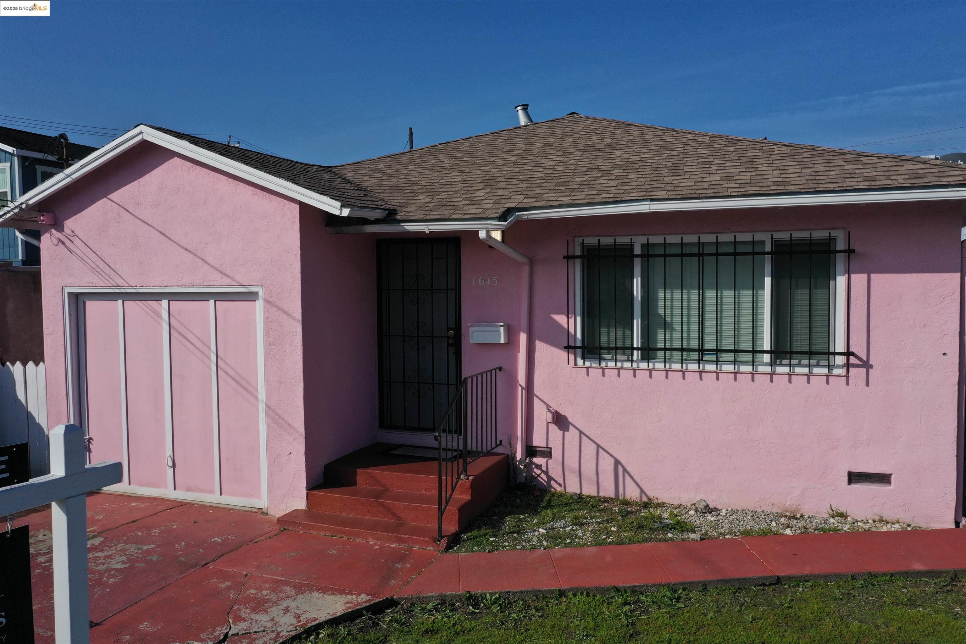 Detail Gallery Image 3 of 29 For 1615 69th Ave, Oakland,  CA 94621 - – Beds | – Baths