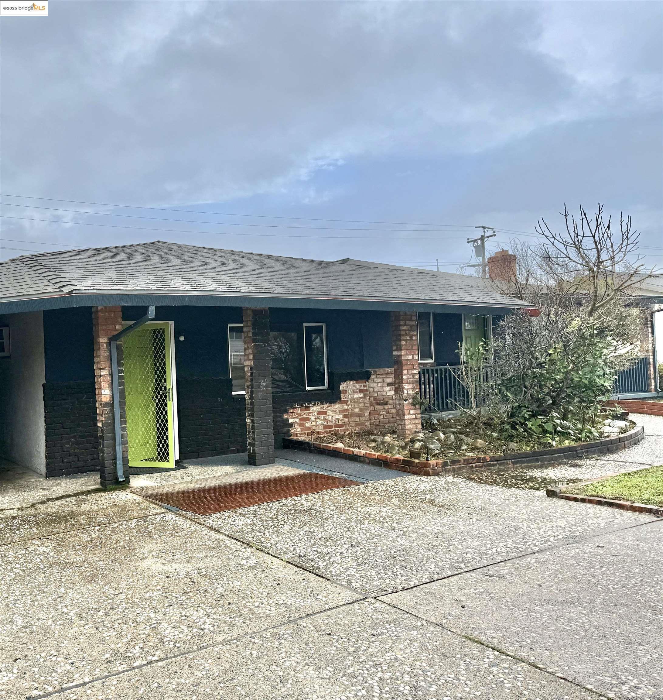 Detail Gallery Image 2 of 19 For 949 Flores Way, Rio Vista,  CA 94571 - 3 Beds | 1/1 Baths