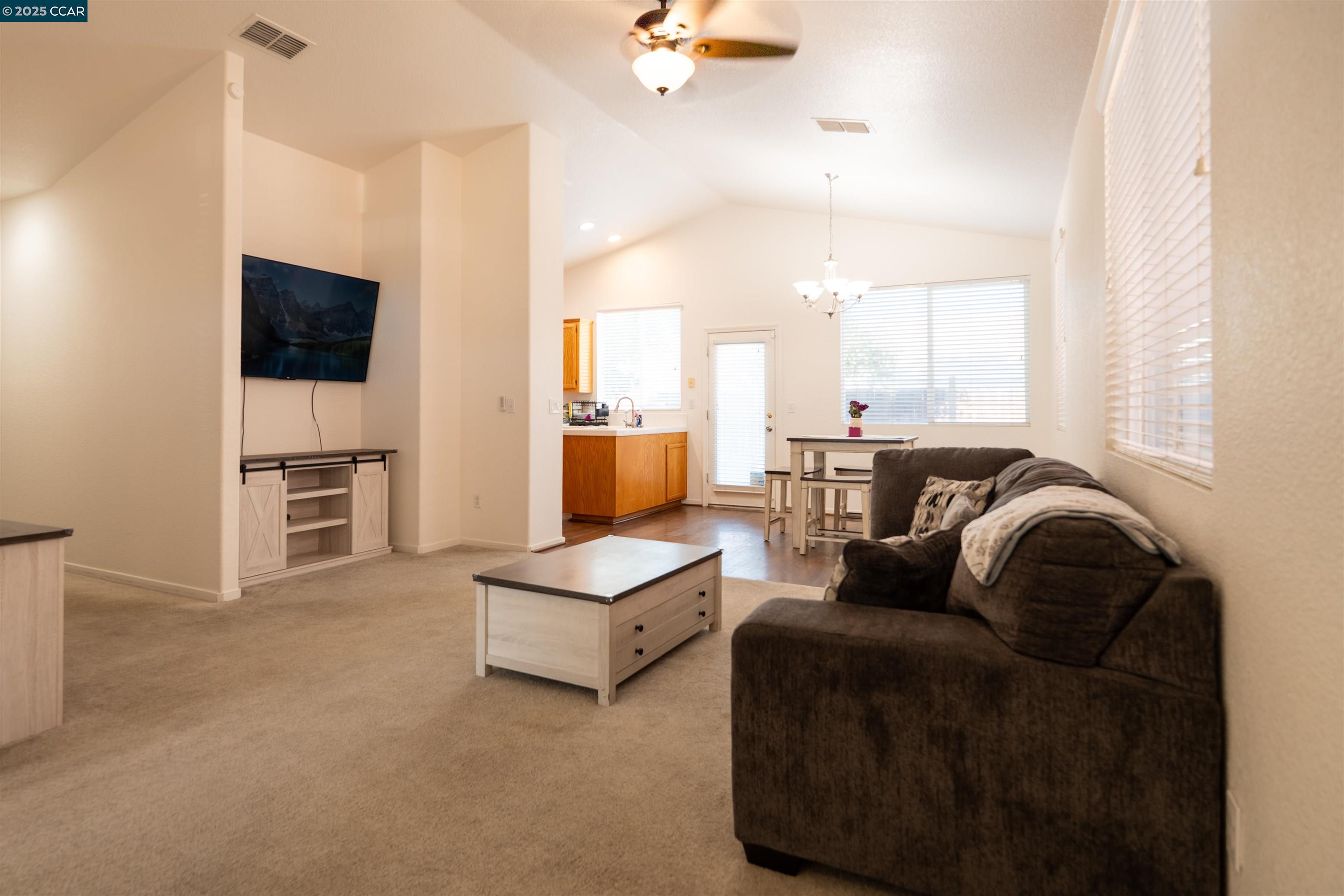 Detail Gallery Image 4 of 18 For 686 Anderson Way, Rio Vista,  CA 94571 - 3 Beds | 2 Baths