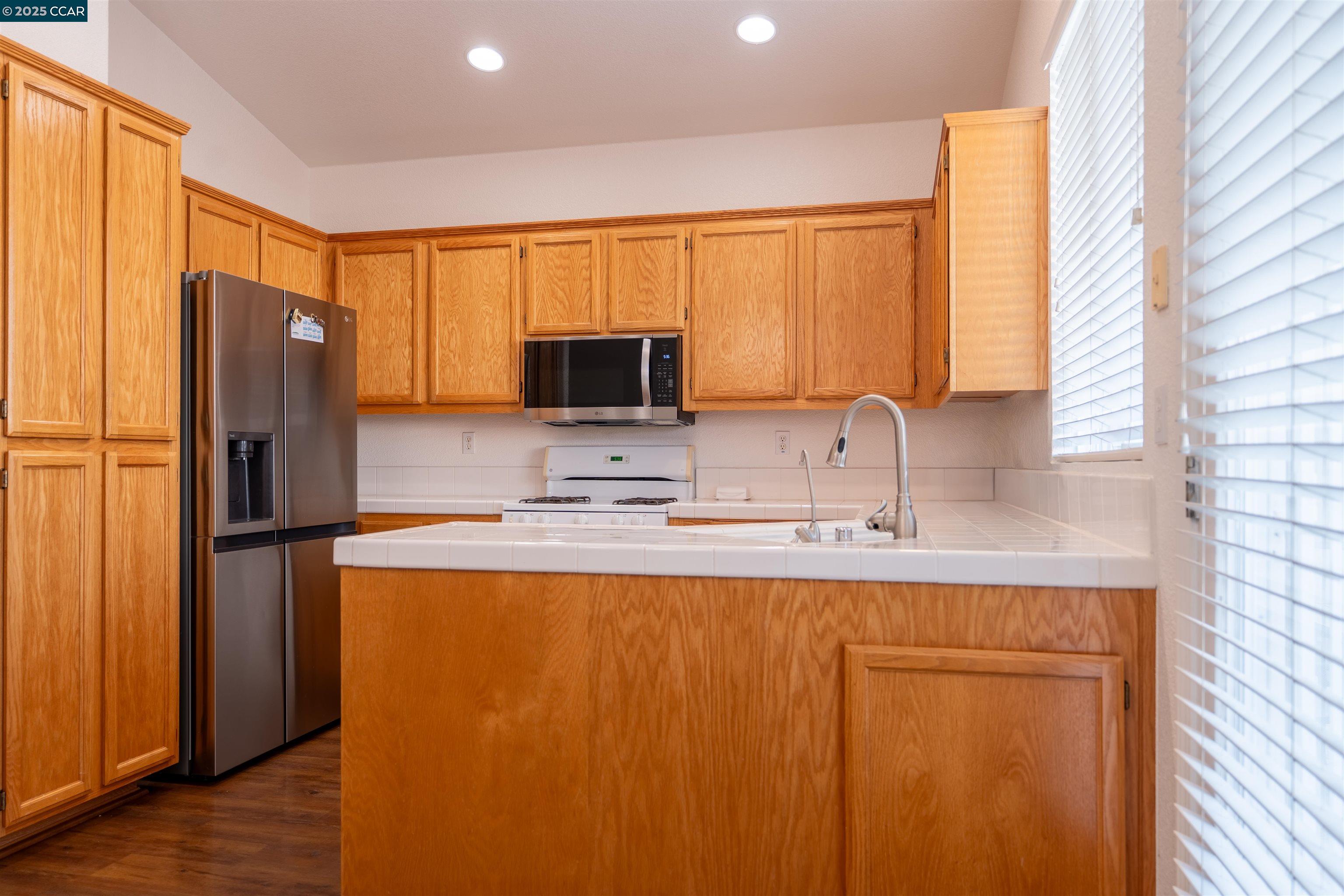 Detail Gallery Image 7 of 18 For 686 Anderson Way, Rio Vista,  CA 94571 - 3 Beds | 2 Baths