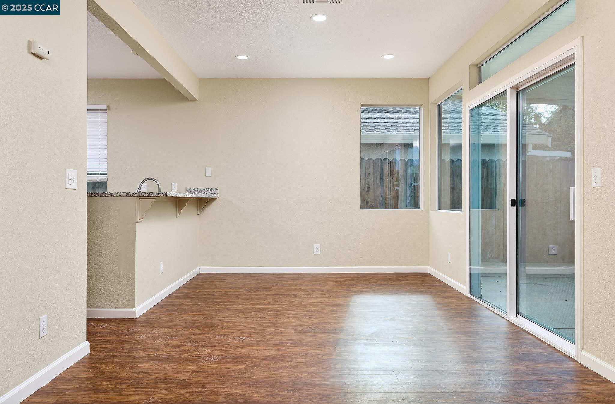 Detail Gallery Image 9 of 25 For 339 Fall Cir, Oakley,  CA 94561 - 4 Beds | 2/1 Baths