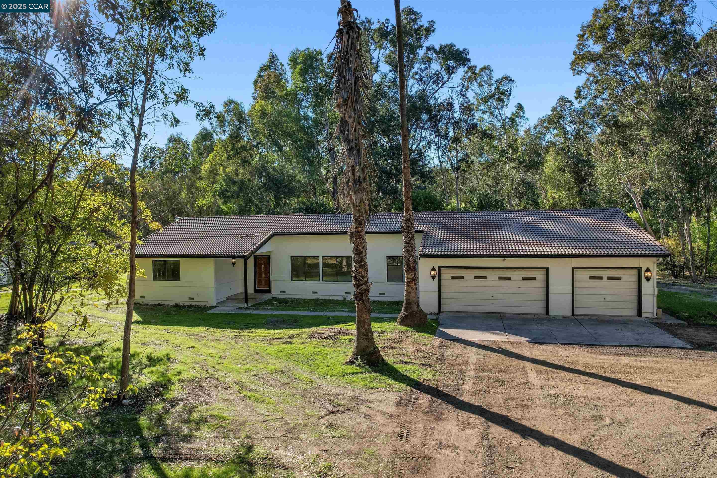 Detail Gallery Image 4 of 43 For 7441 Leisure Town Rd, Vacaville,  CA 95688 - 4 Beds | 3 Baths