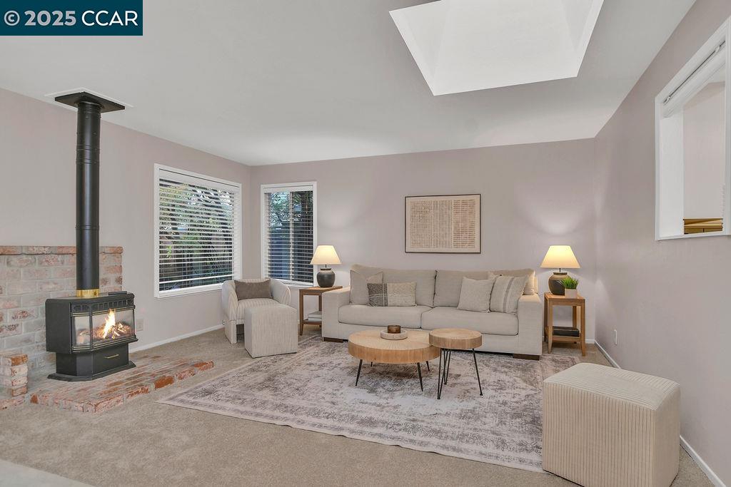 Detail Gallery Image 13 of 38 For 19061 Gliddon Street, Castro Valley,  CA 94546 - 3 Beds | 2 Baths