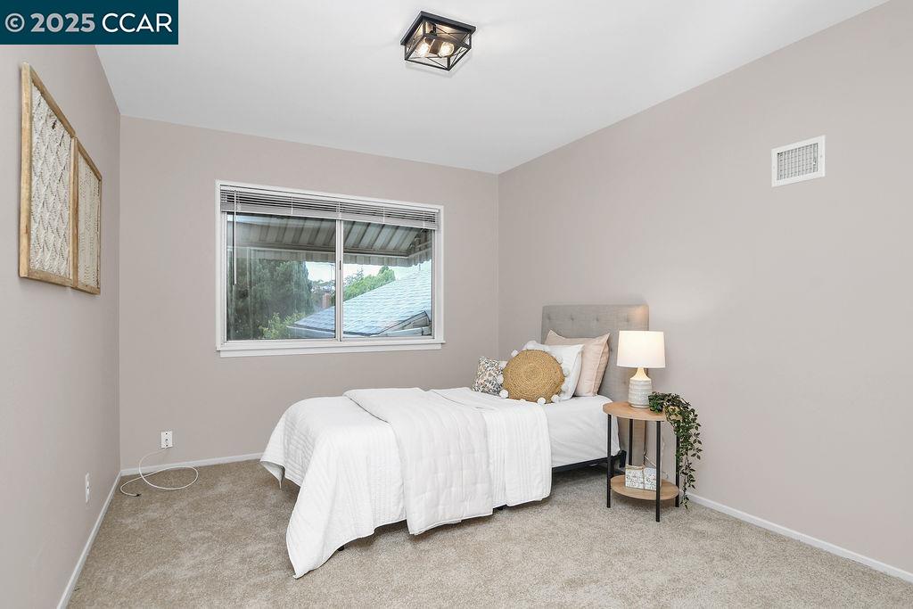 Detail Gallery Image 19 of 38 For 19061 Gliddon Street, Castro Valley,  CA 94546 - 3 Beds | 2 Baths