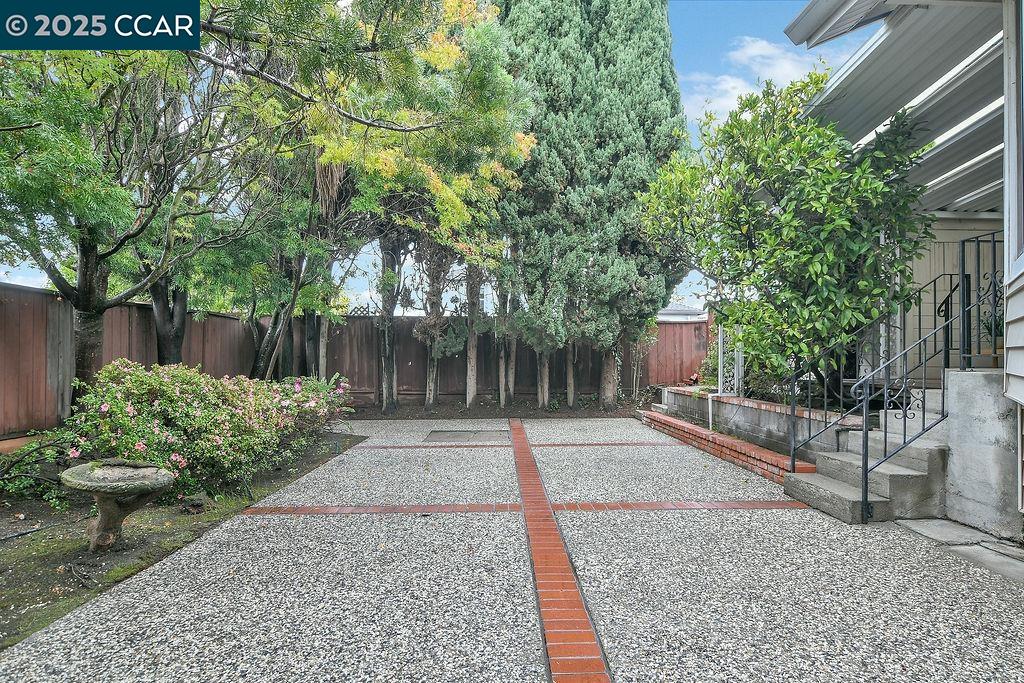 Detail Gallery Image 34 of 38 For 19061 Gliddon Street, Castro Valley,  CA 94546 - 3 Beds | 2 Baths